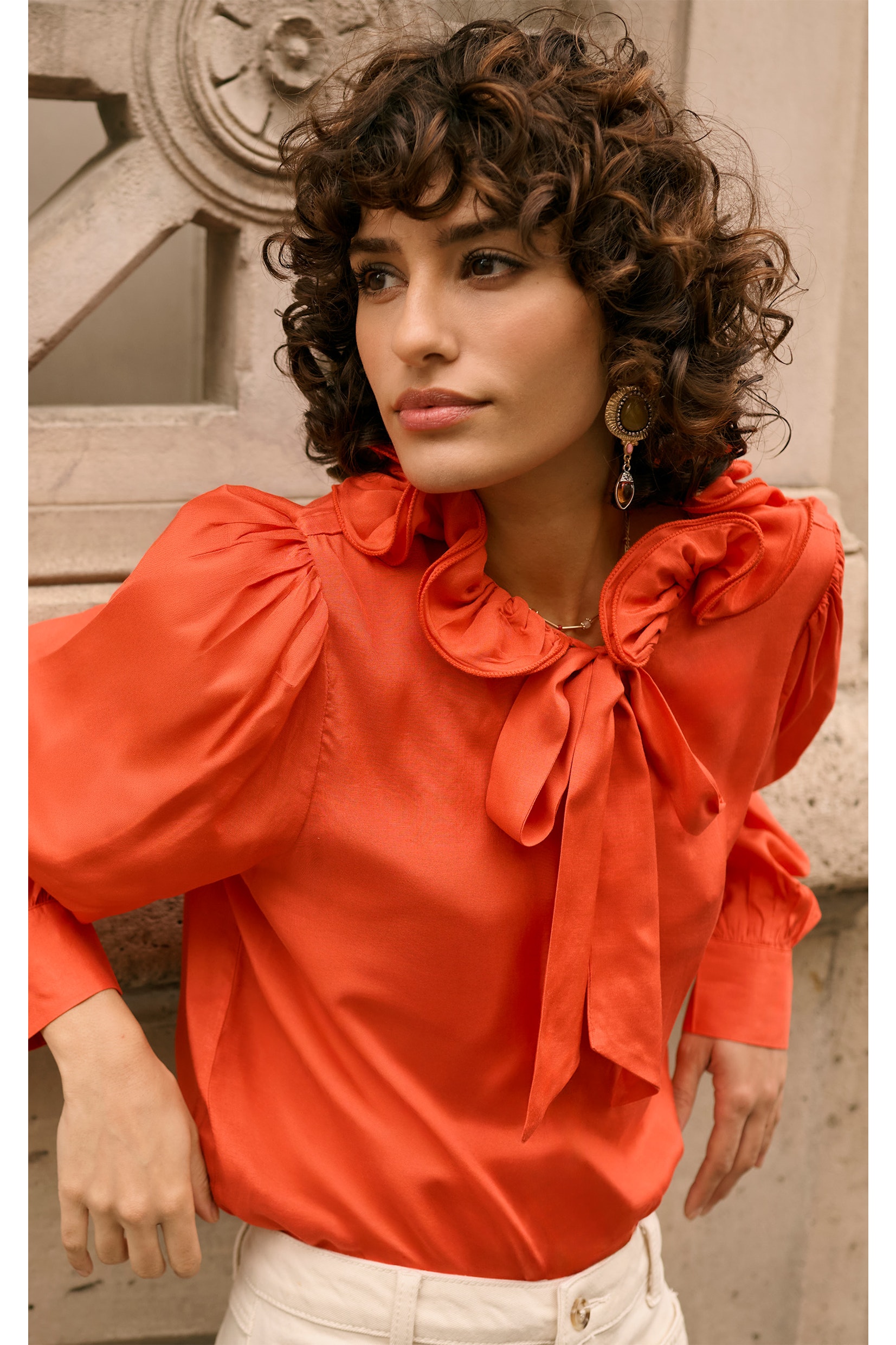 CRBeatrice Blus LOCATION NONE 10614635-171553