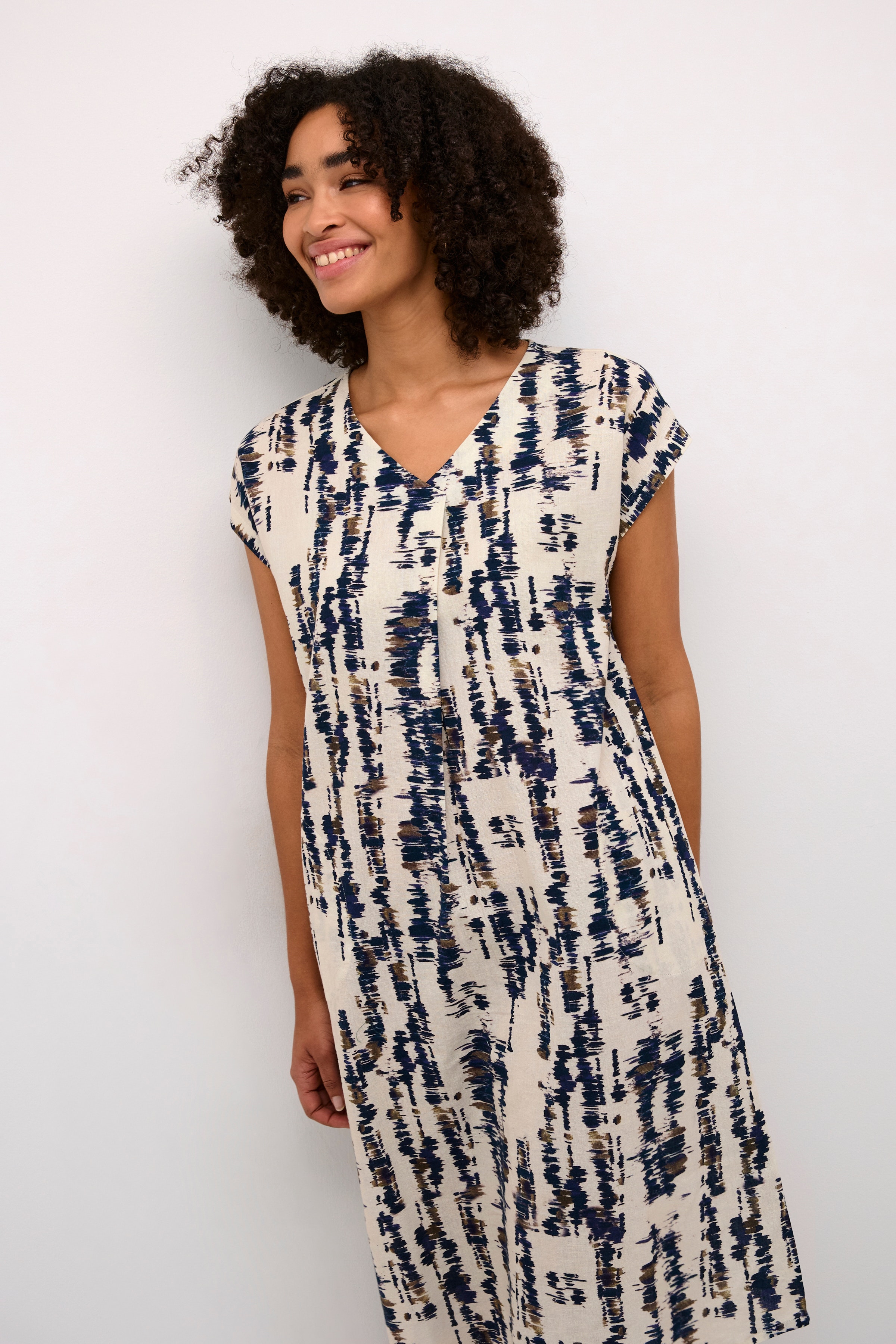 BPhazel Dress LOOKBOOK DETAIL 10590707-106067B