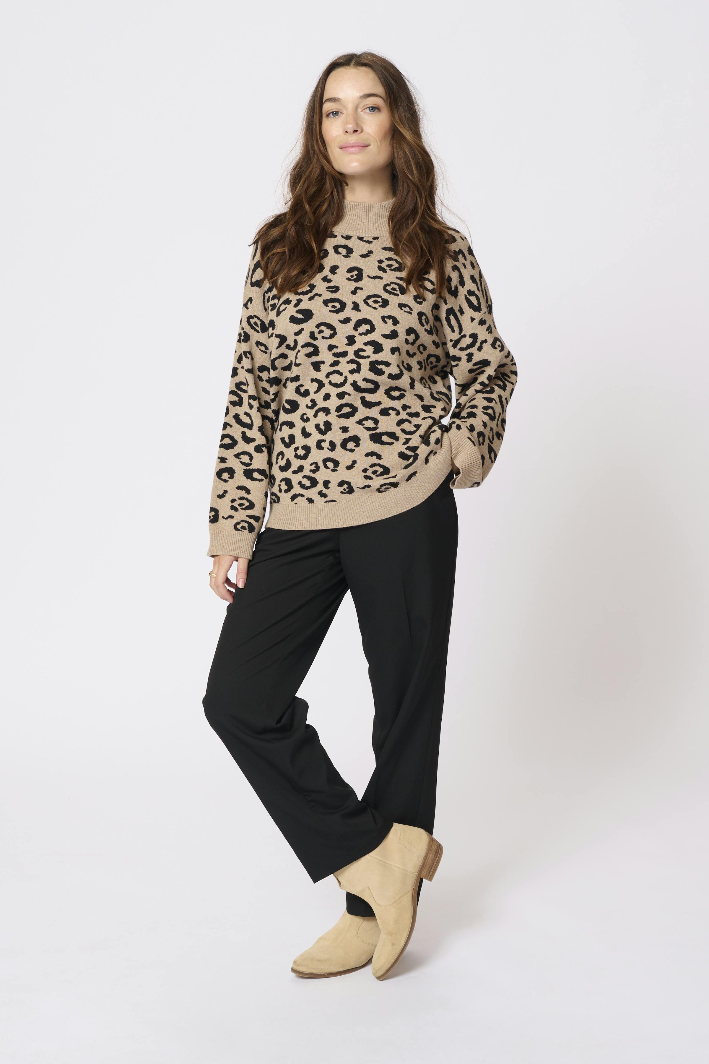 CRSava Leopard pullover LOOKBOOK FRONT 10613664-107455