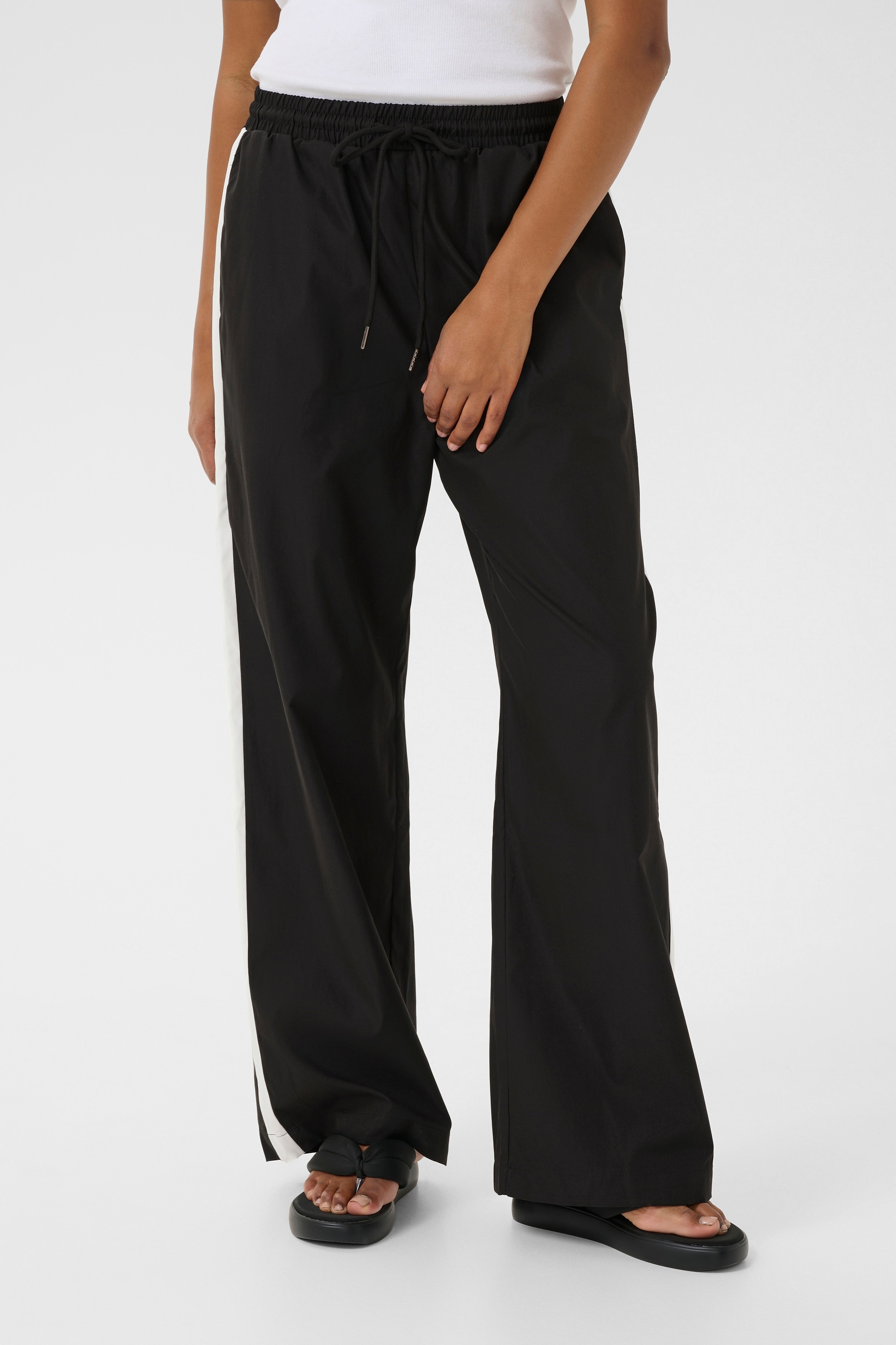 KAvanessa Bukser LOOKBOOK FRONT 10552458-100121