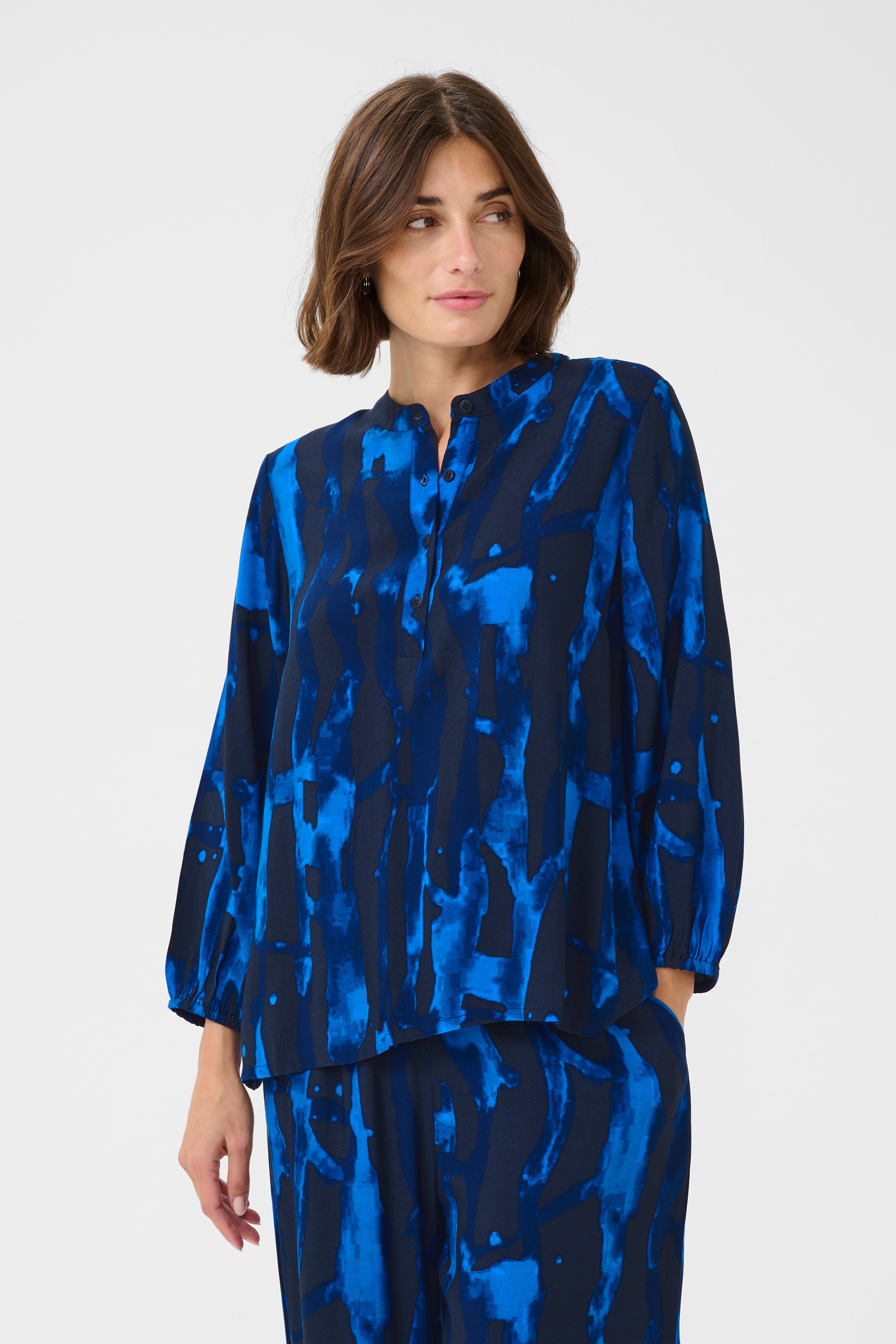 CUashley Bluse LOOKBOOK FRONT 50112051-107958