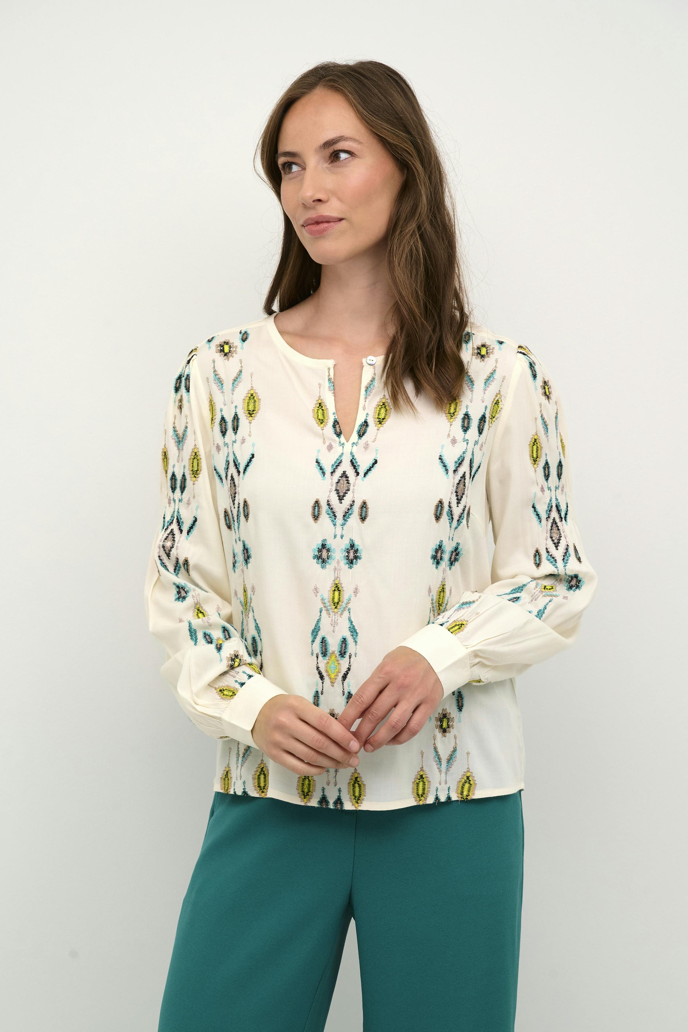 CRPolly Blouse LOOKBOOK FRONT 10610936-105393