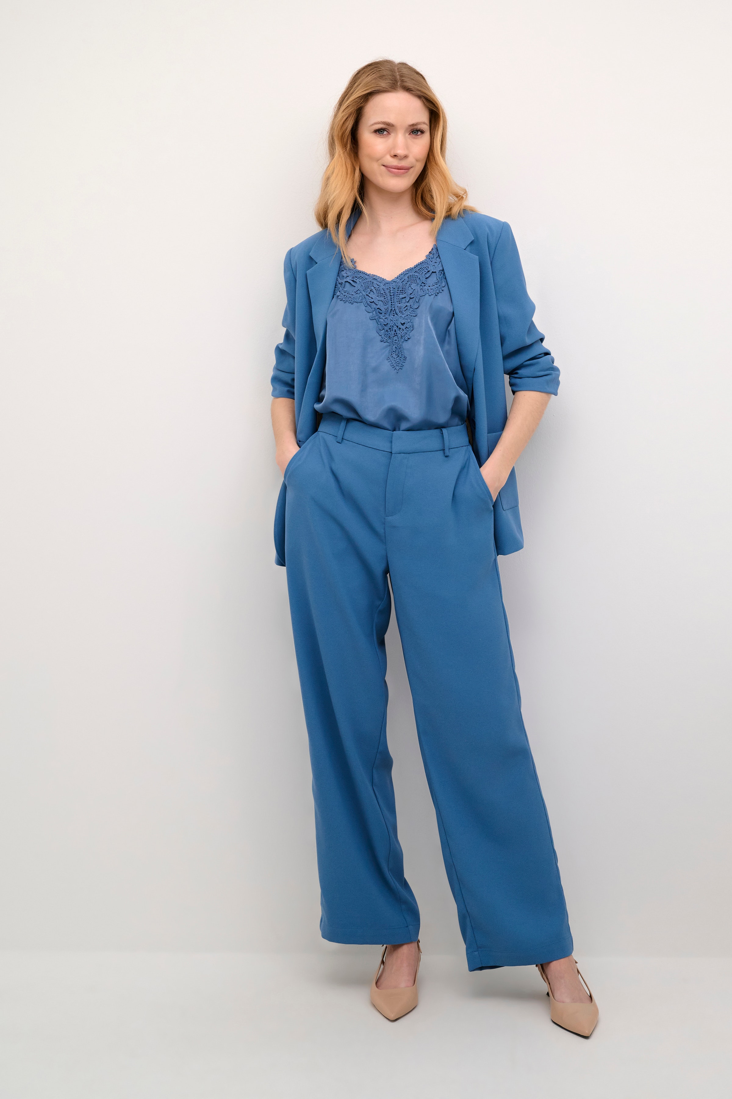 61 Trousers LOOKBOOK FRONT 10611708-184020