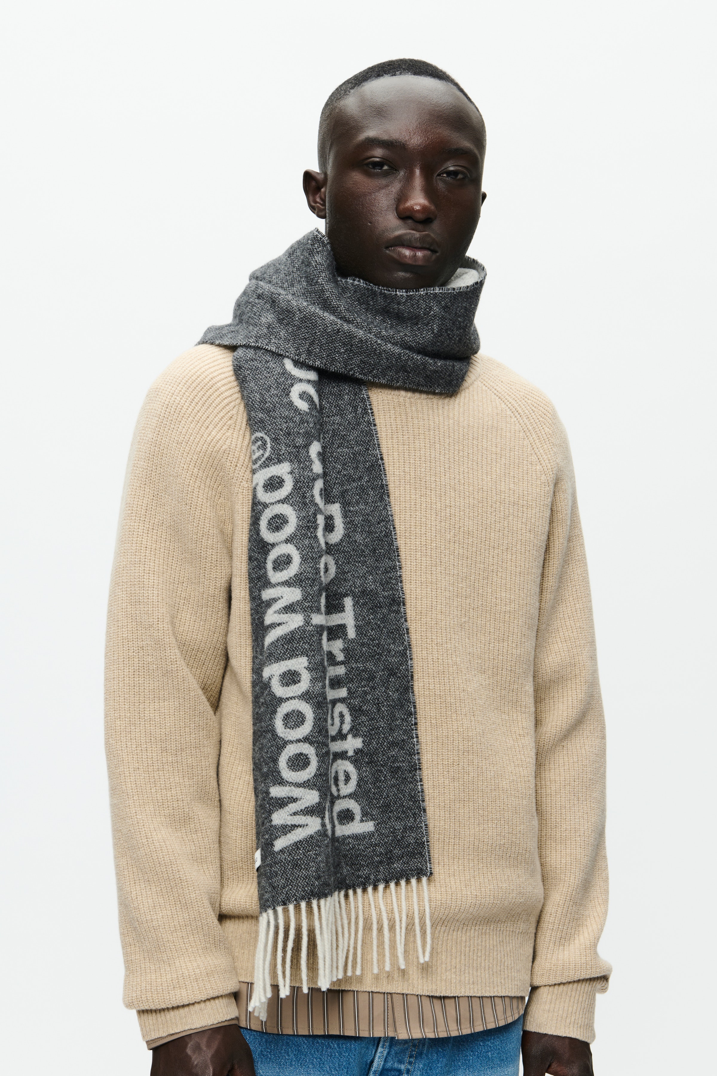 WWCody Scarf LOOKBOOK FRONT 30251806-190203