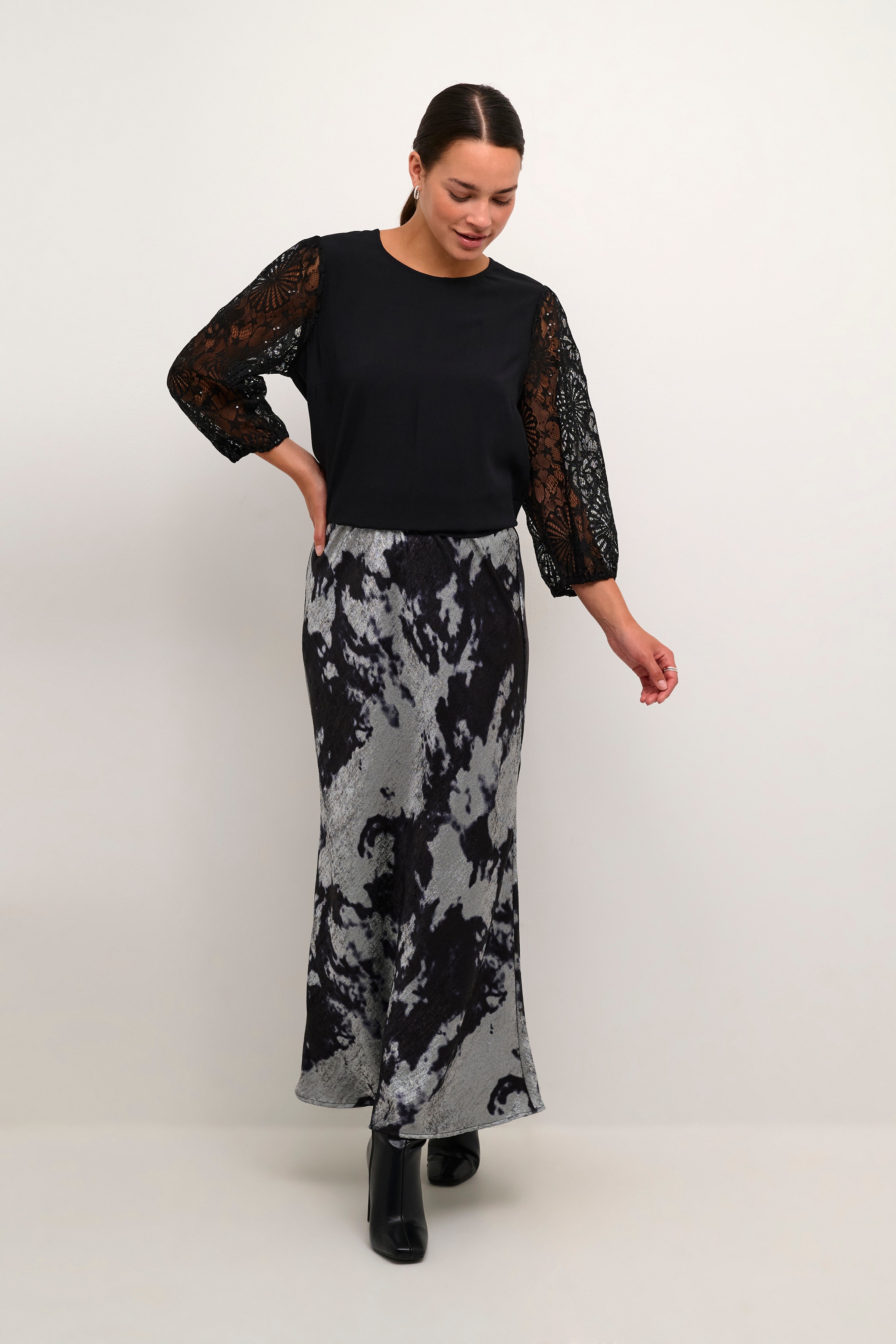 KAasky Skjørt LOOKBOOK FRONT 10509271-106670