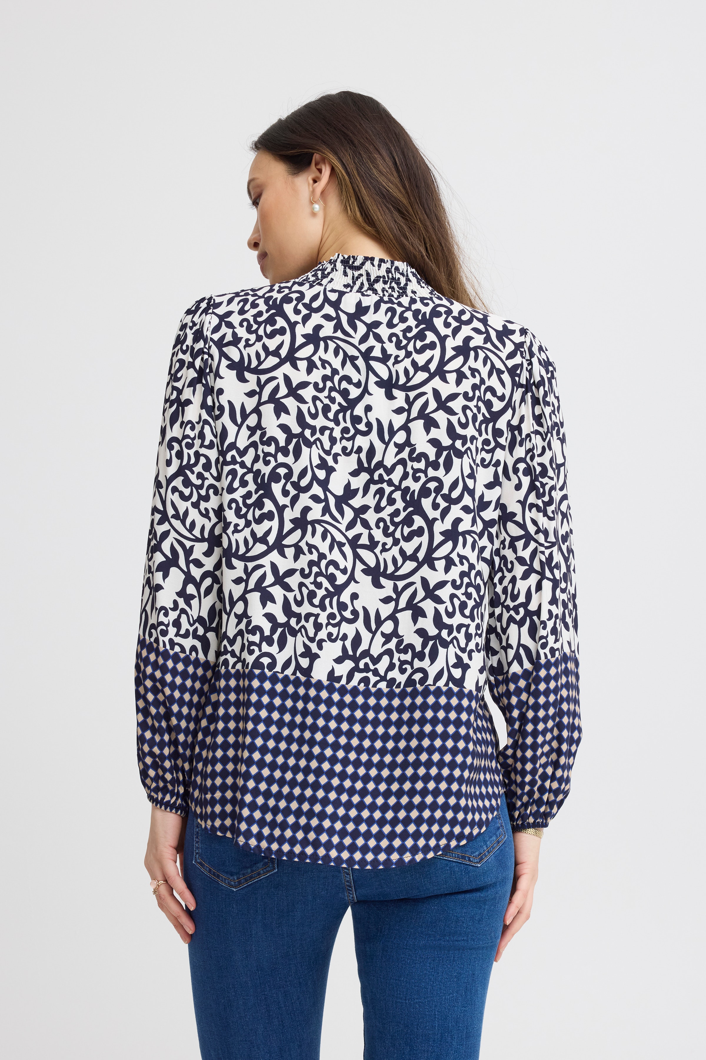 SBBOLETTE Bluse LOOKBOOK BACK 22100931-193923
