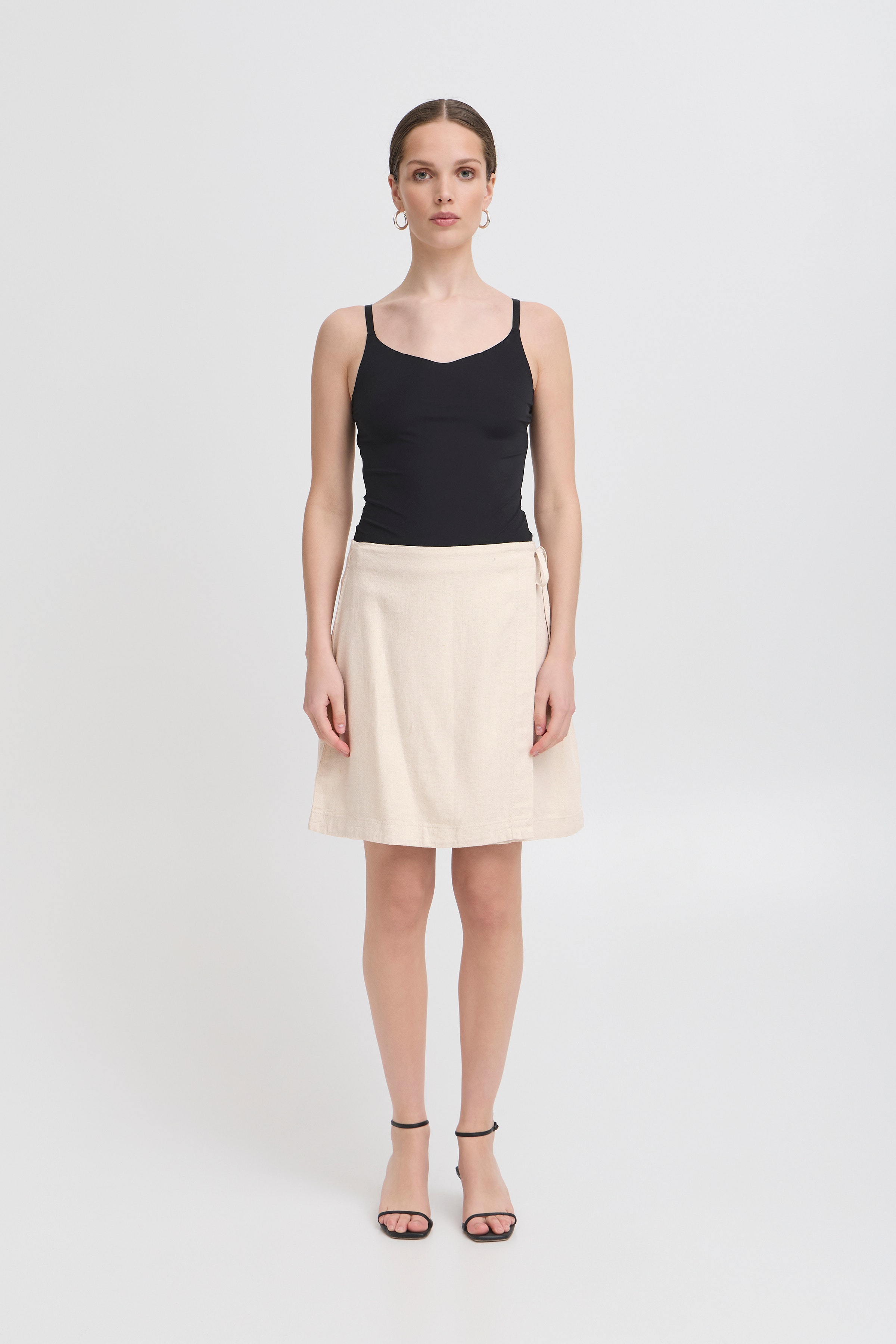 IHLINNO Skjørt LOOKBOOK FRONT 20122916-204424