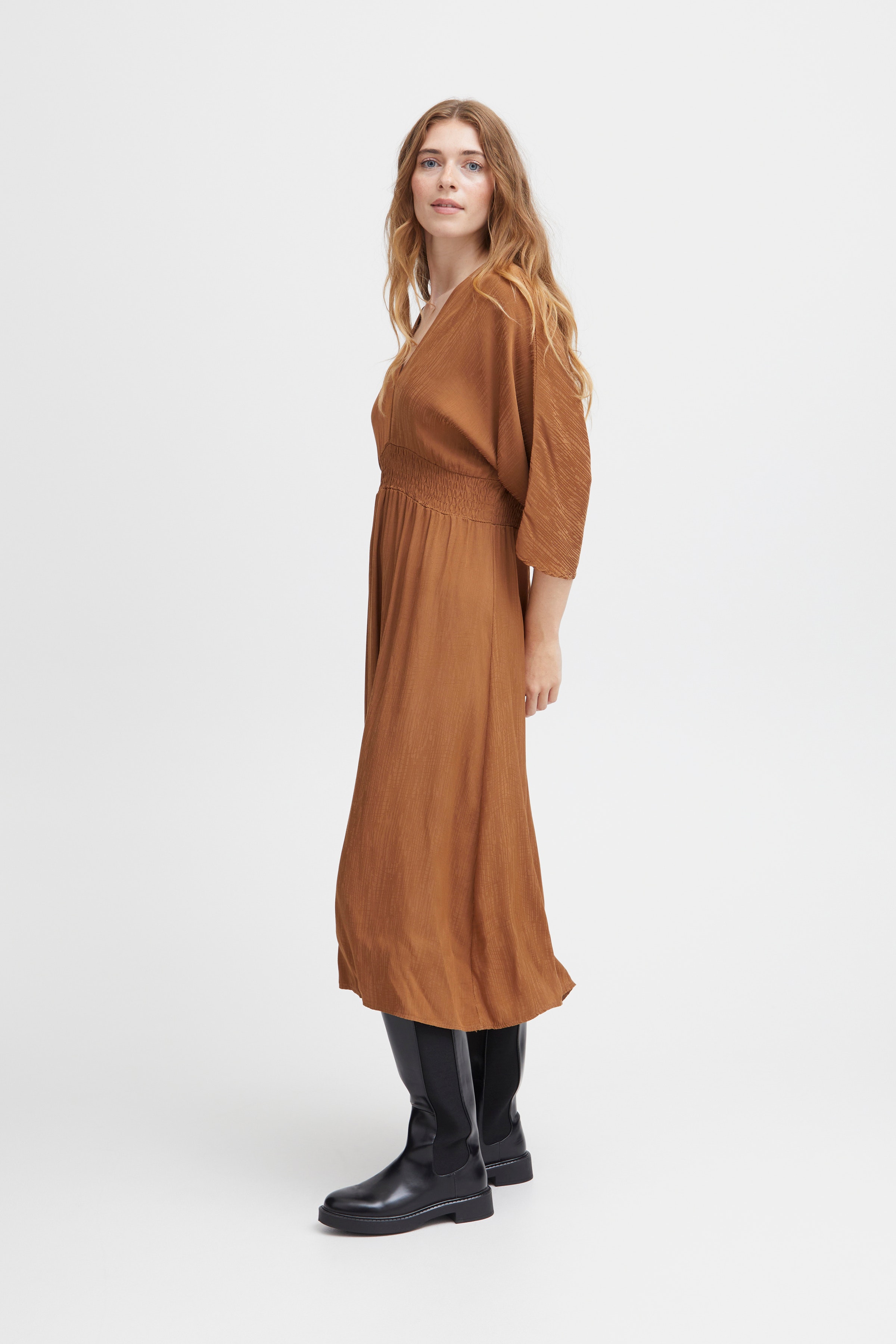 SBPAJA Kjole LOOKBOOK FRONT 22100338-171430