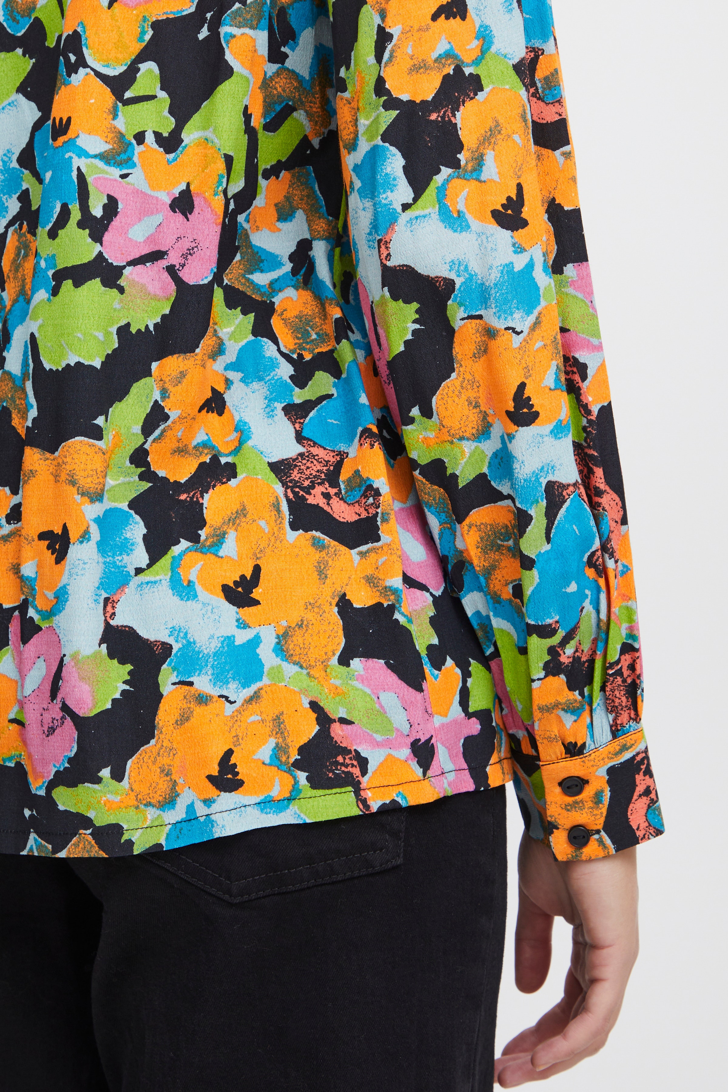 IHGANAVA Skjorte LOOKBOOK DETAIL 20120379-202740