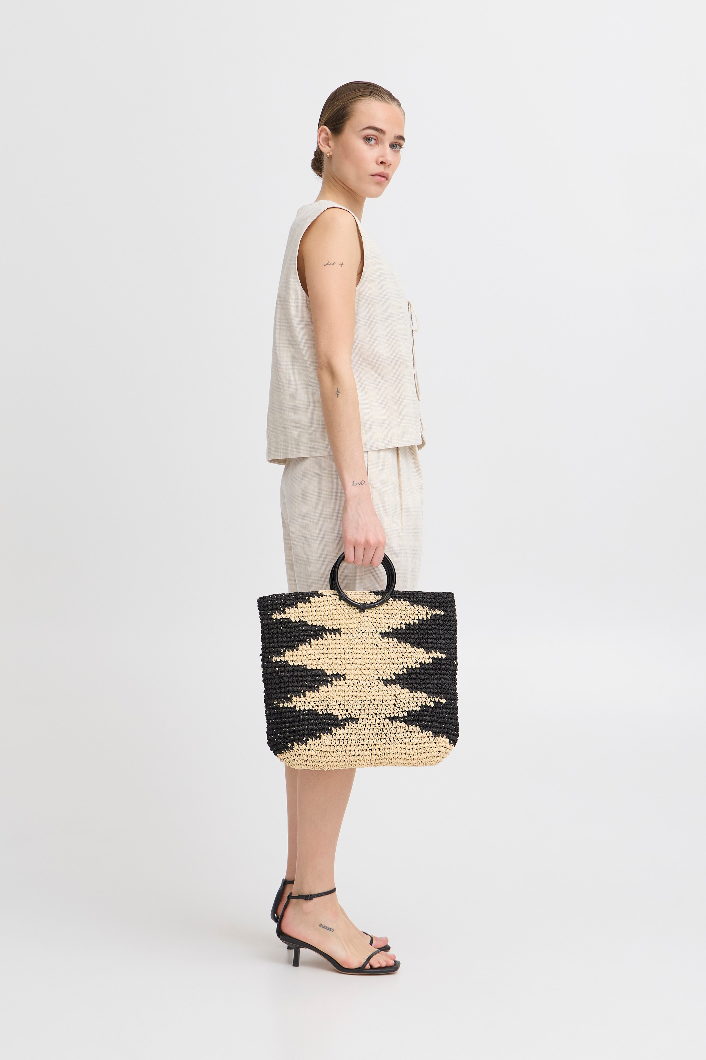 IAOLENA Veske LOOKBOOK FRONT 20123518-194008