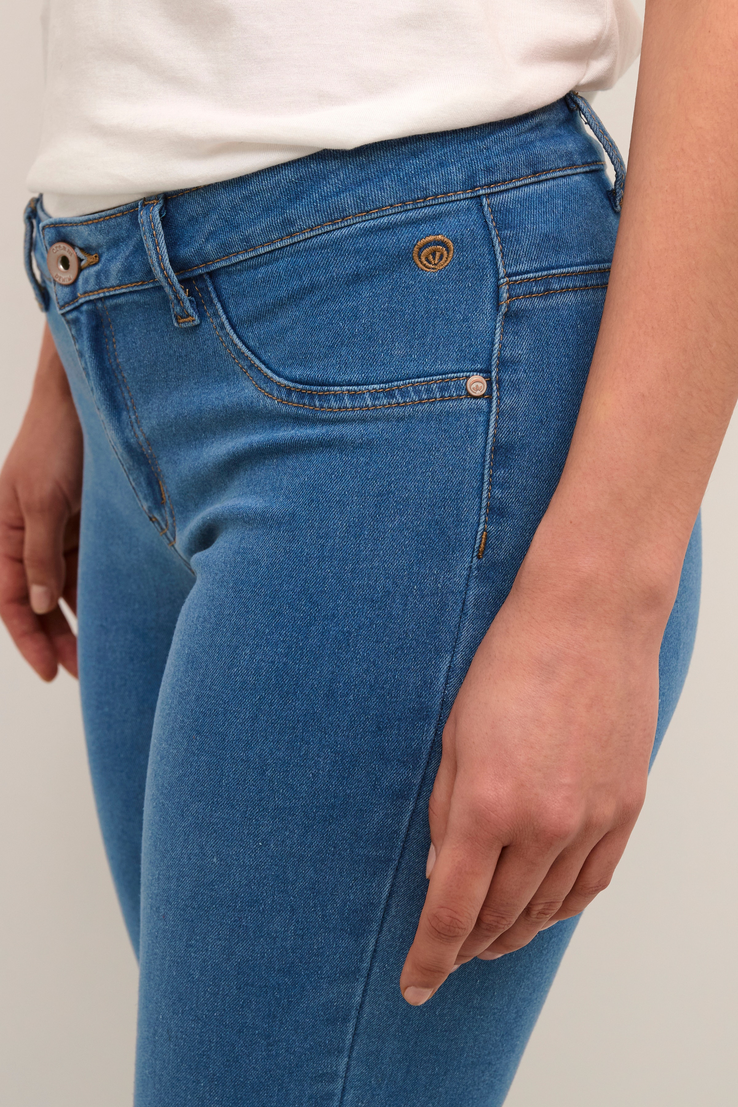 CRTove Jeans LOOKBOOK DETAIL 10611153-103995