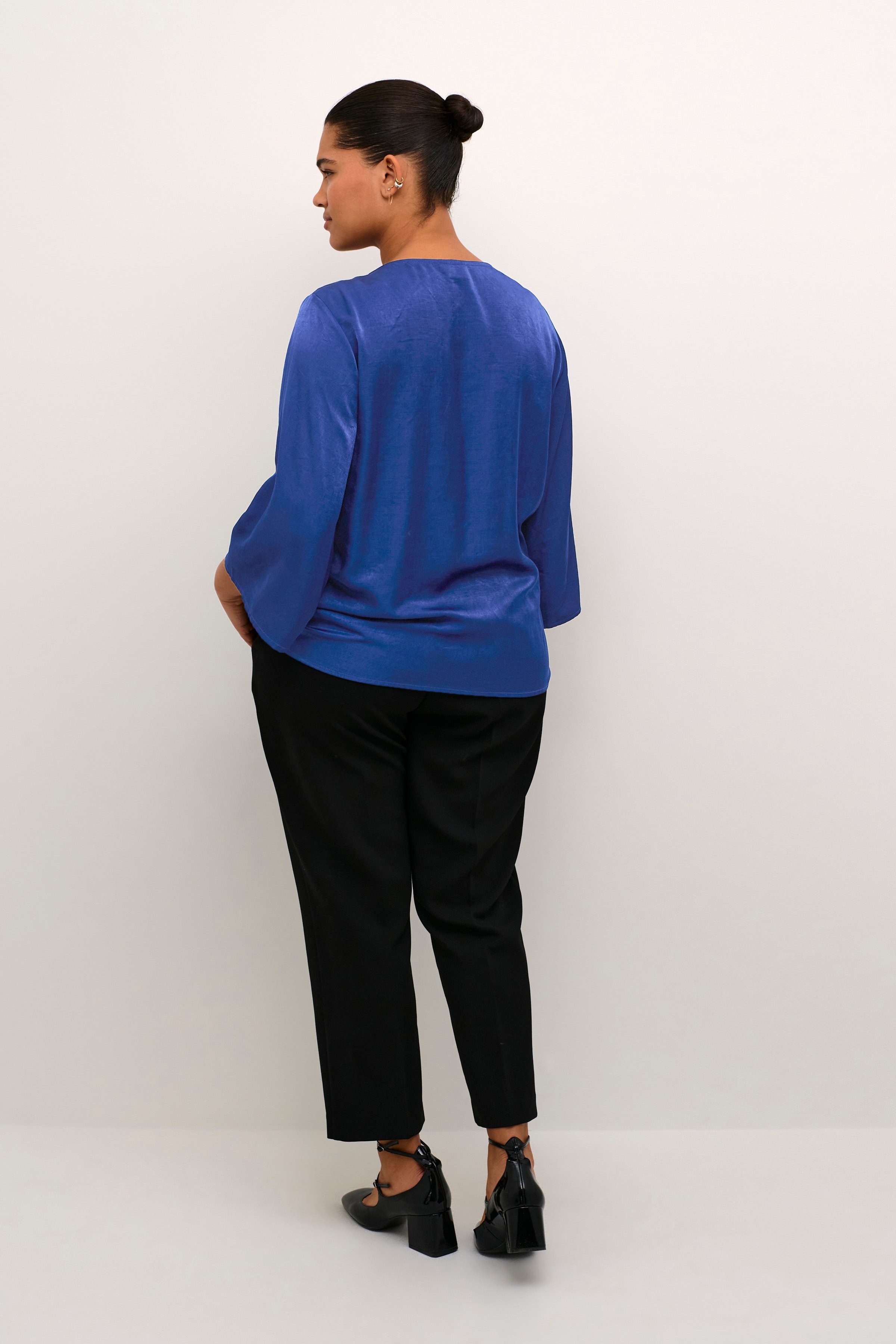 KCmembe Blouse LOOKBOOK BACK 10582606-193942