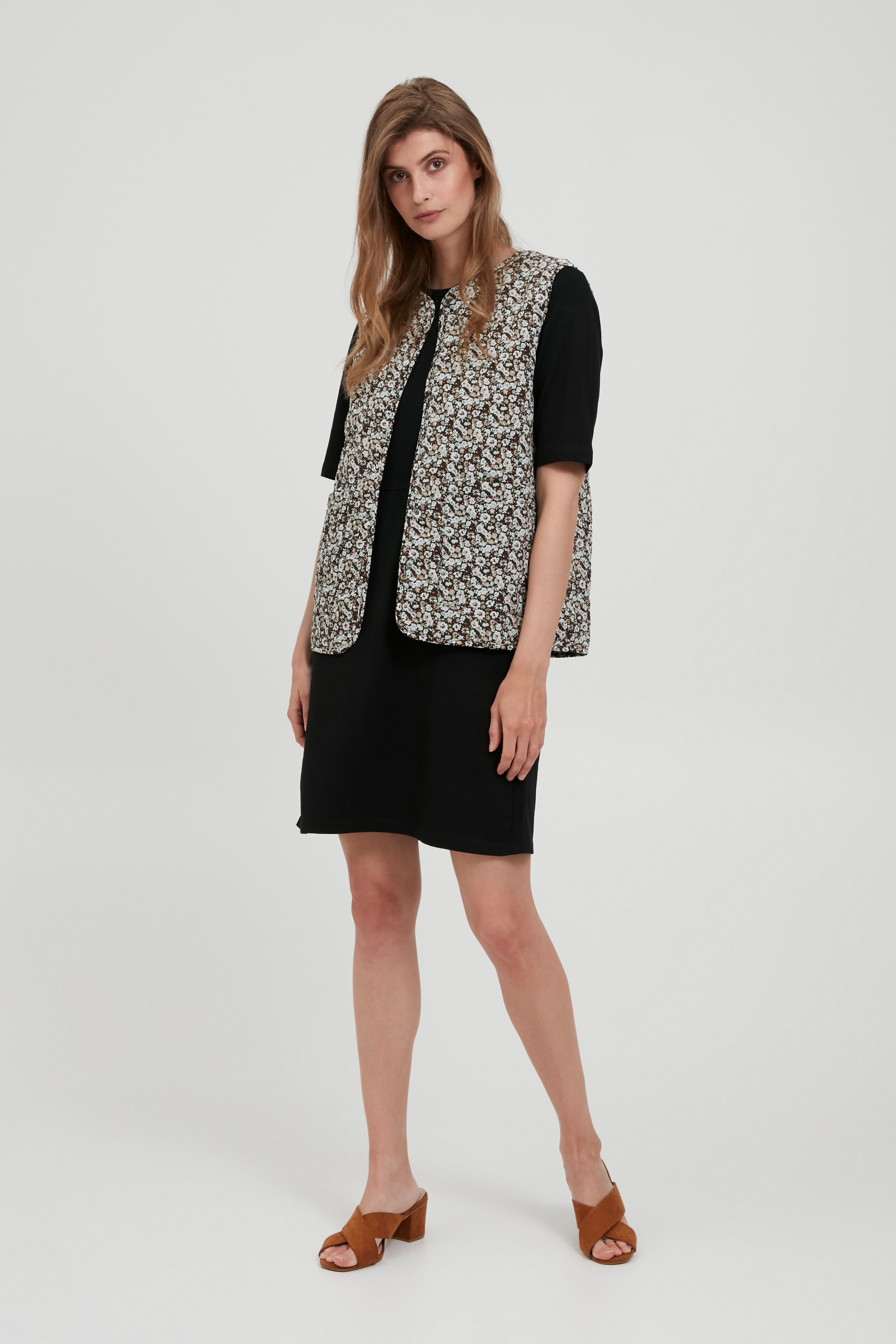 Väst LOOKBOOK FRONT 20609572-200724