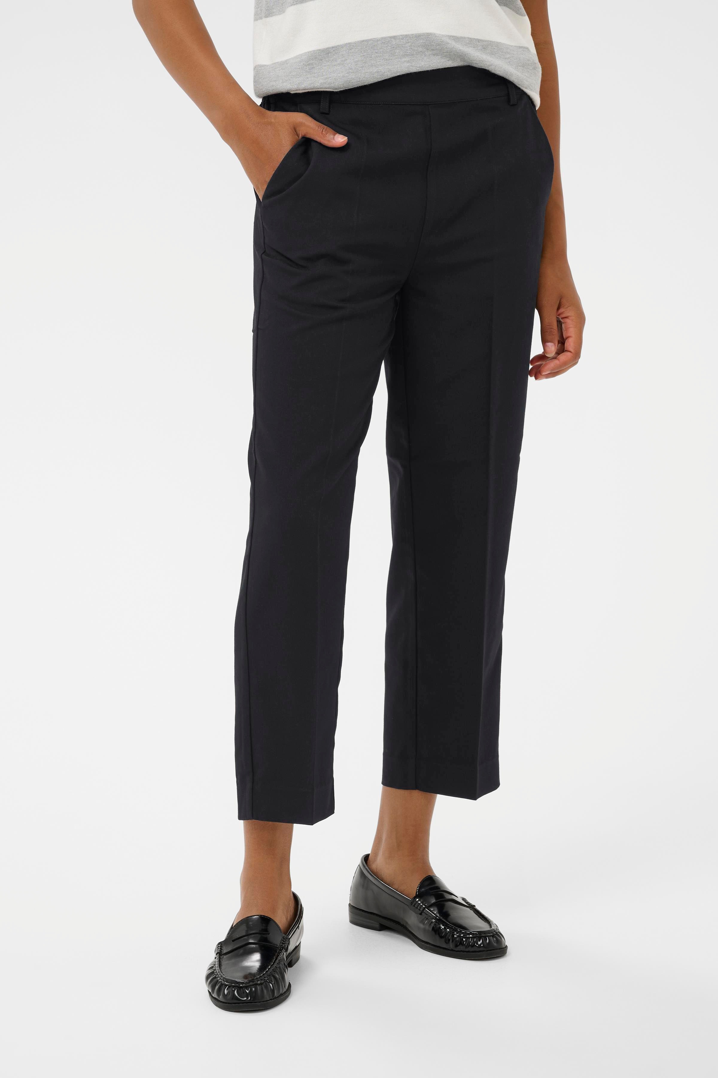 KAsakura Trousers LOOKBOOK FRONT 10506127-100121
