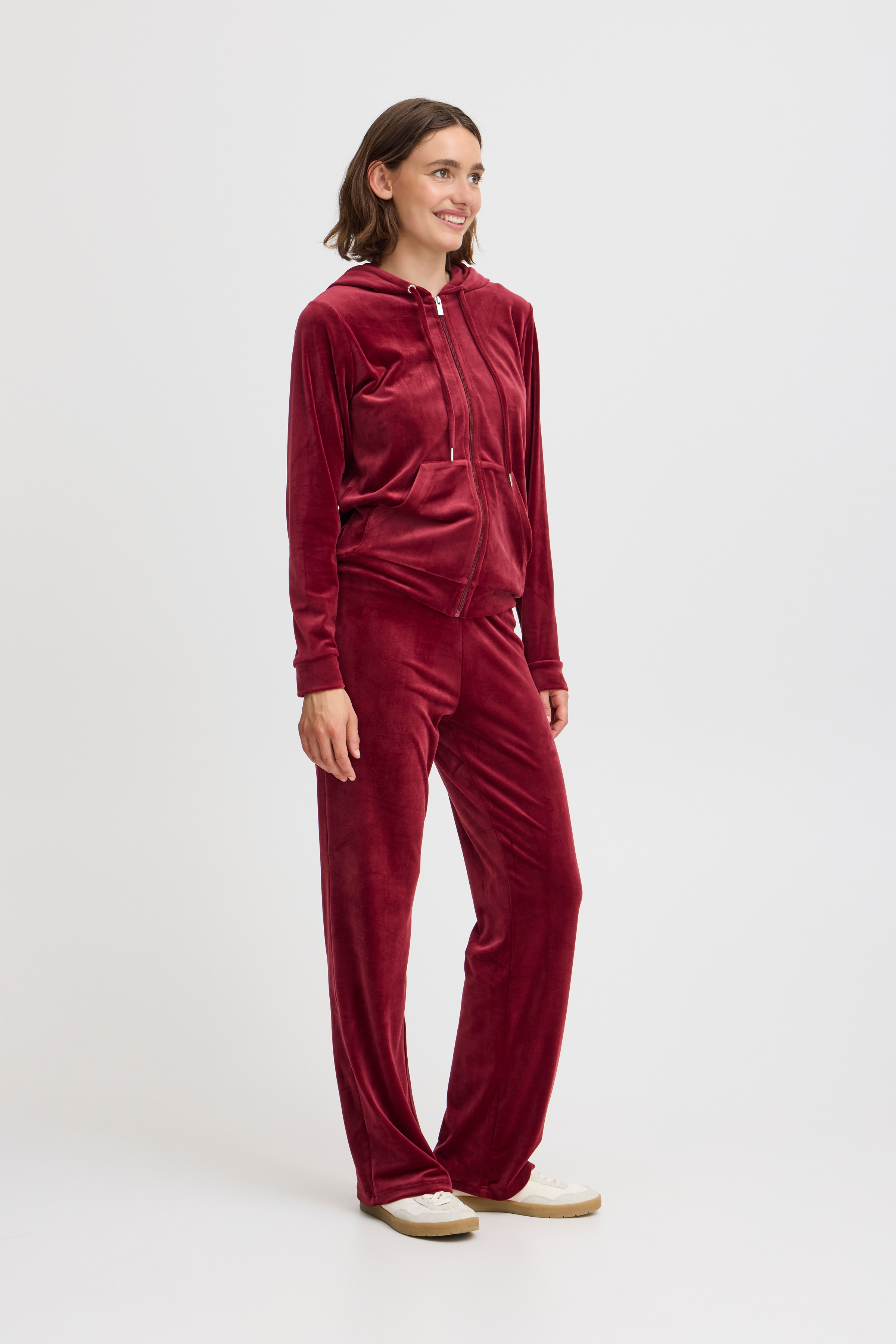 BYSTILLA Veloursett LOOKBOOK FRONT 20816019-191930