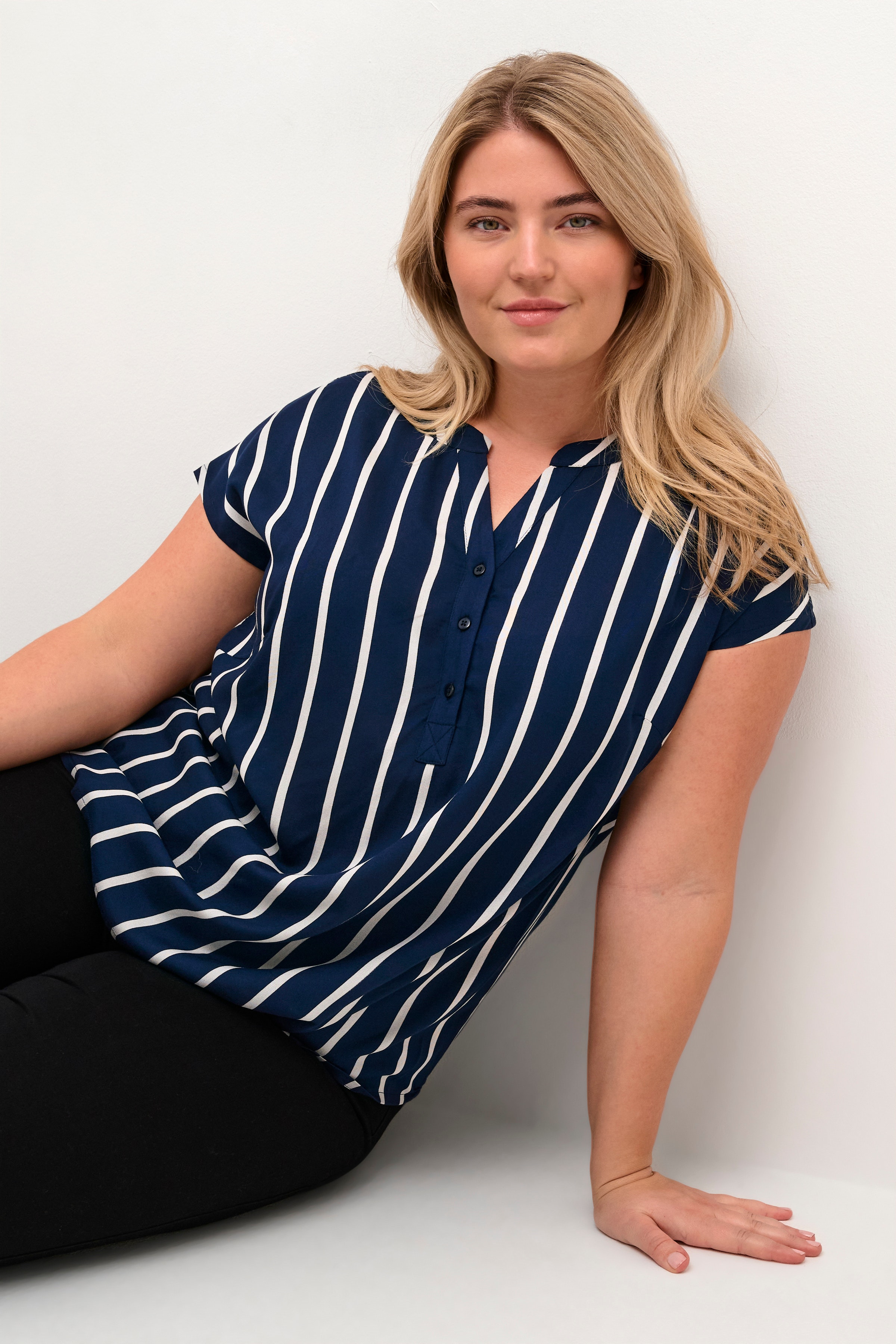 KCsida Blus LOOKBOOK DETAIL 10581573-105120