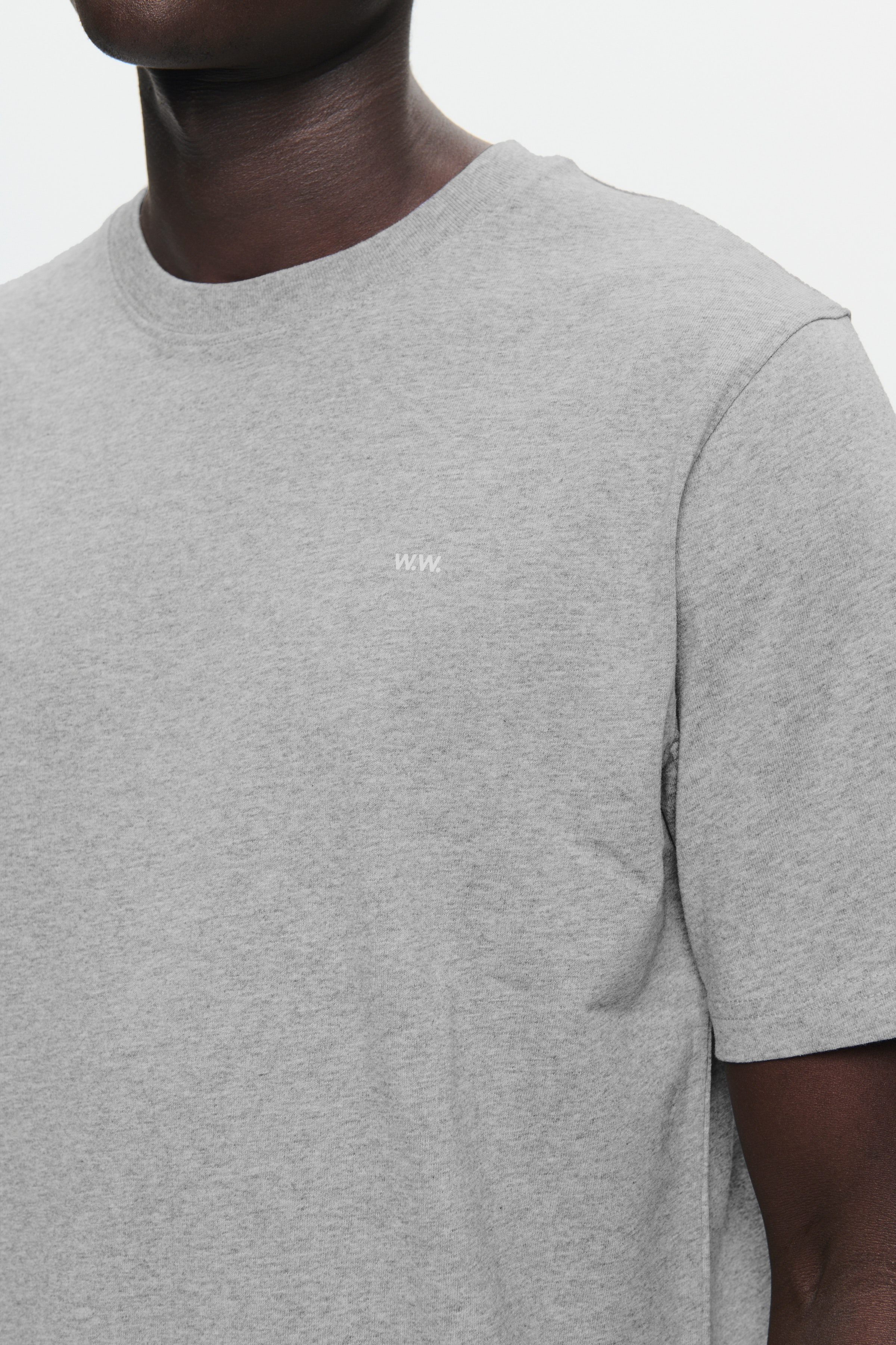 WWEssential T-shirt LOOKBOOK DETAIL 30250245-W1003