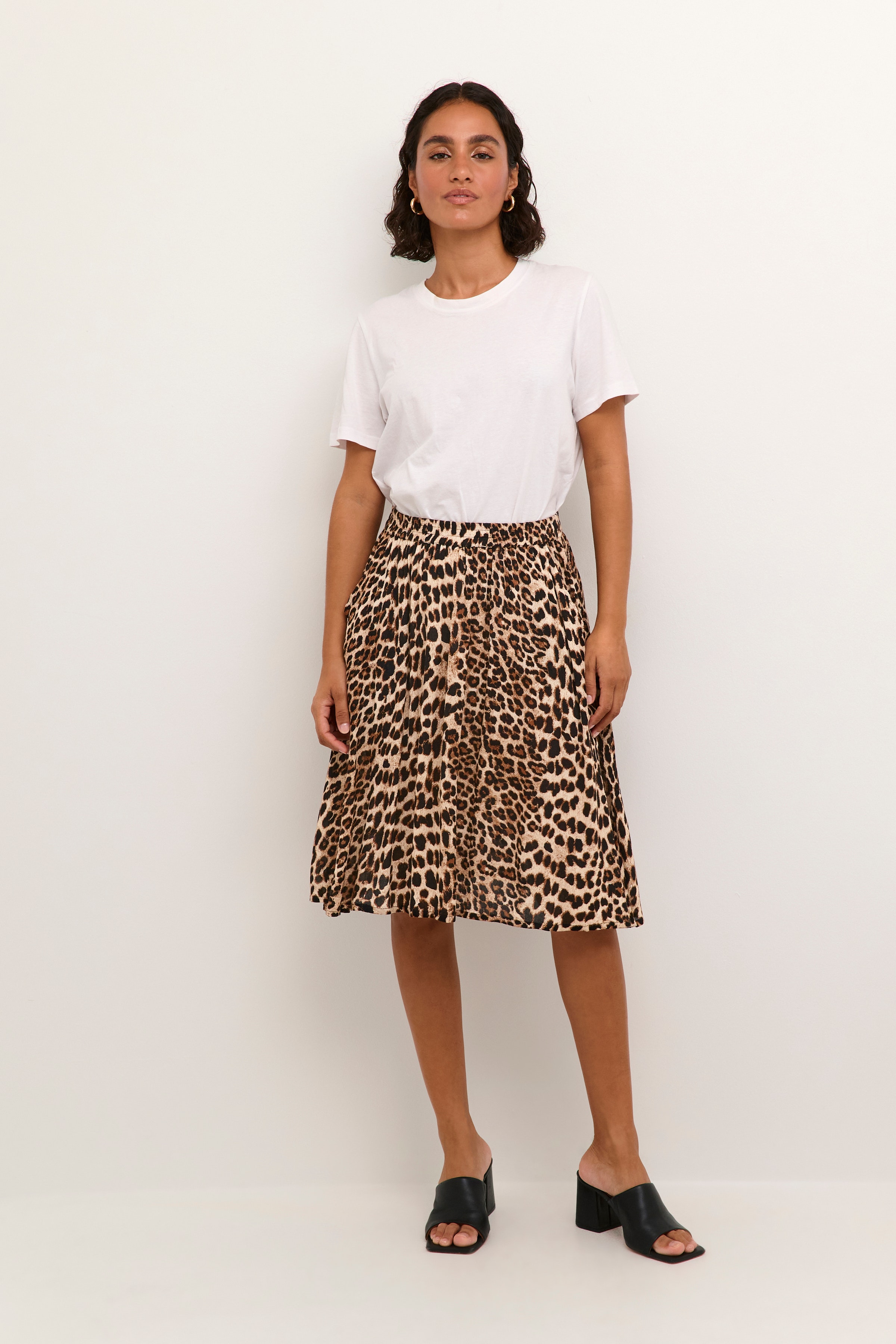 KAamber Skirt LOOKBOOK FRONT 10508626-105798