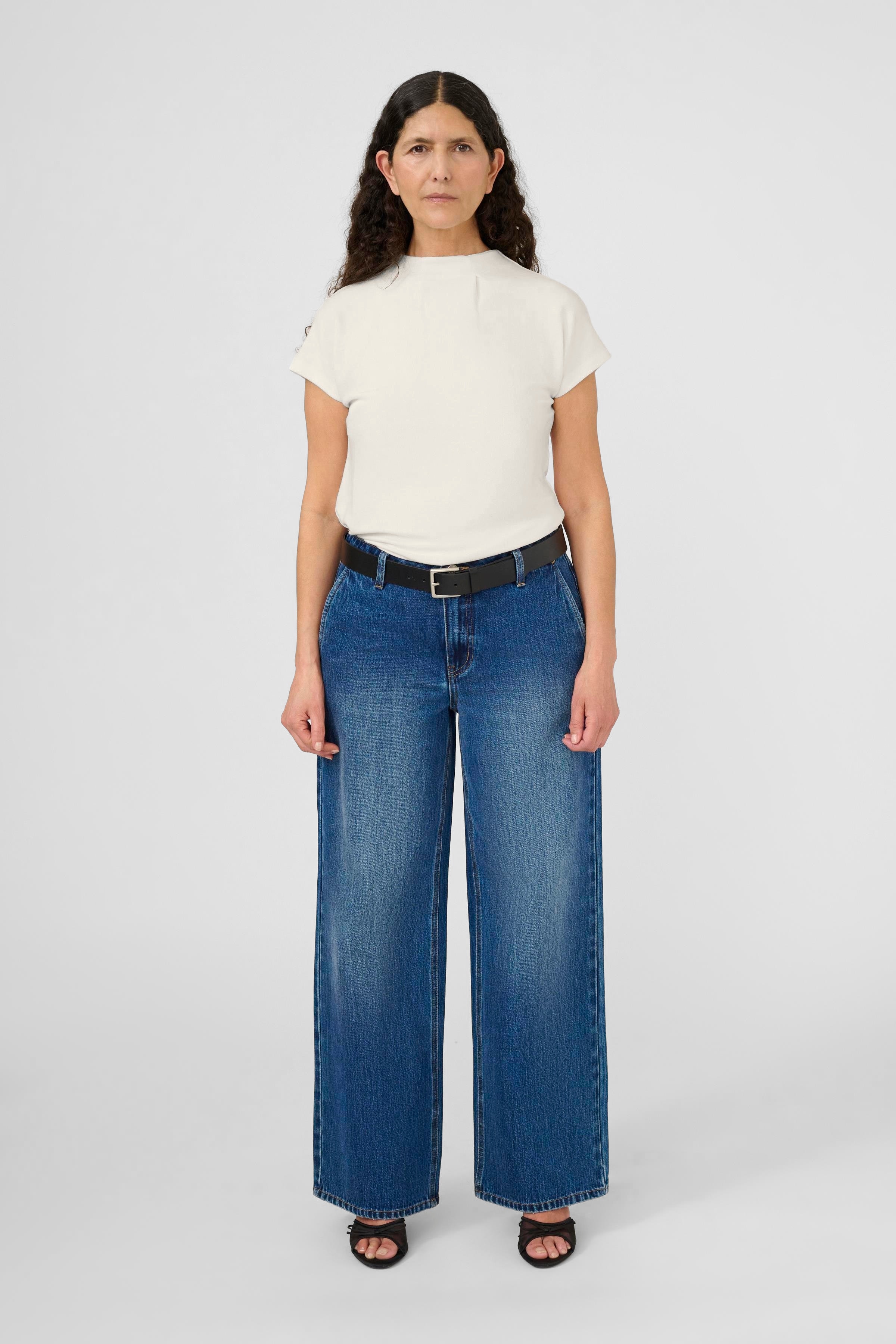 Dandy T-shirt LOOKBOOK FRONT 10102010-110103