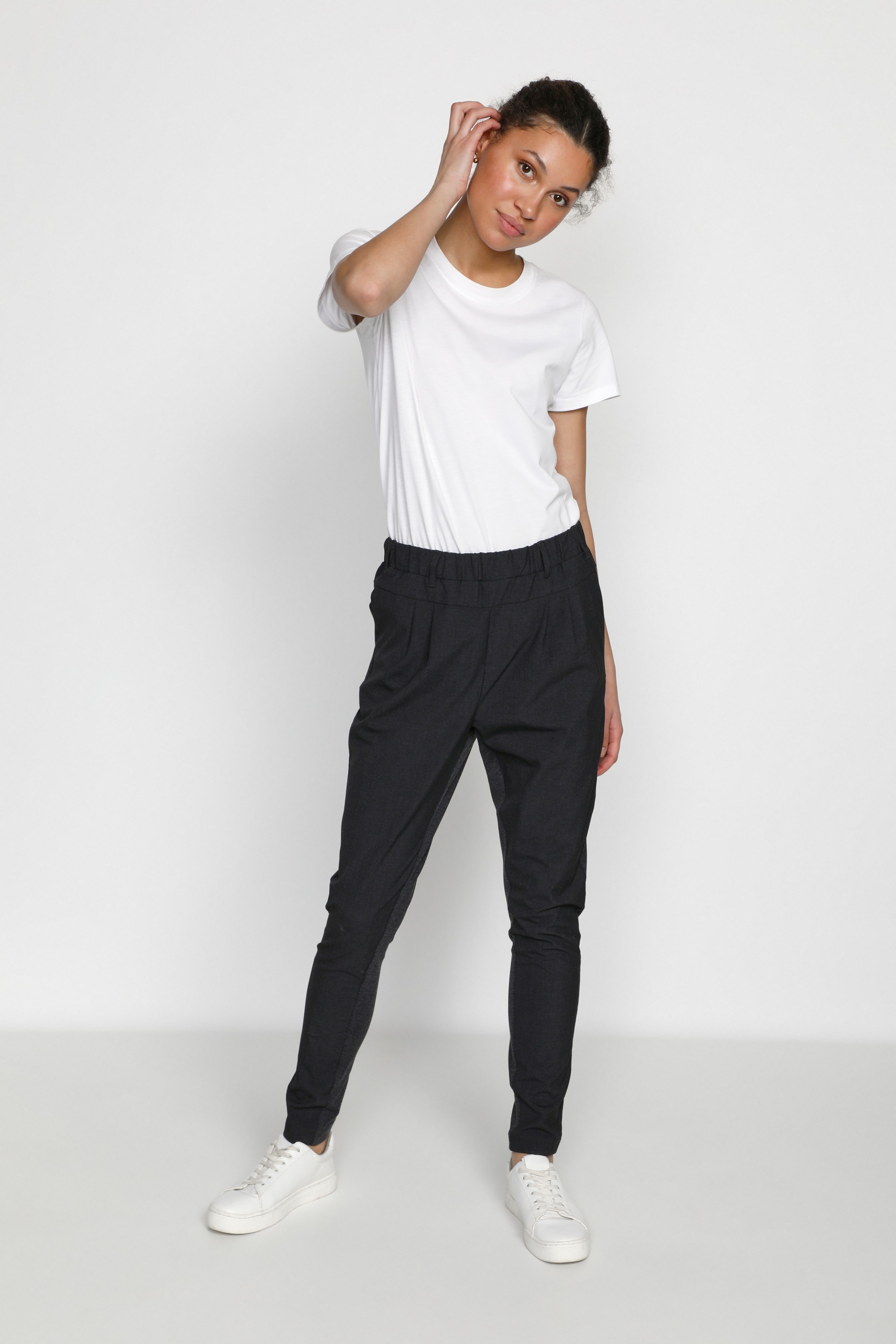 Jillian Bukser LOOKBOOK FRONT 501021-50016