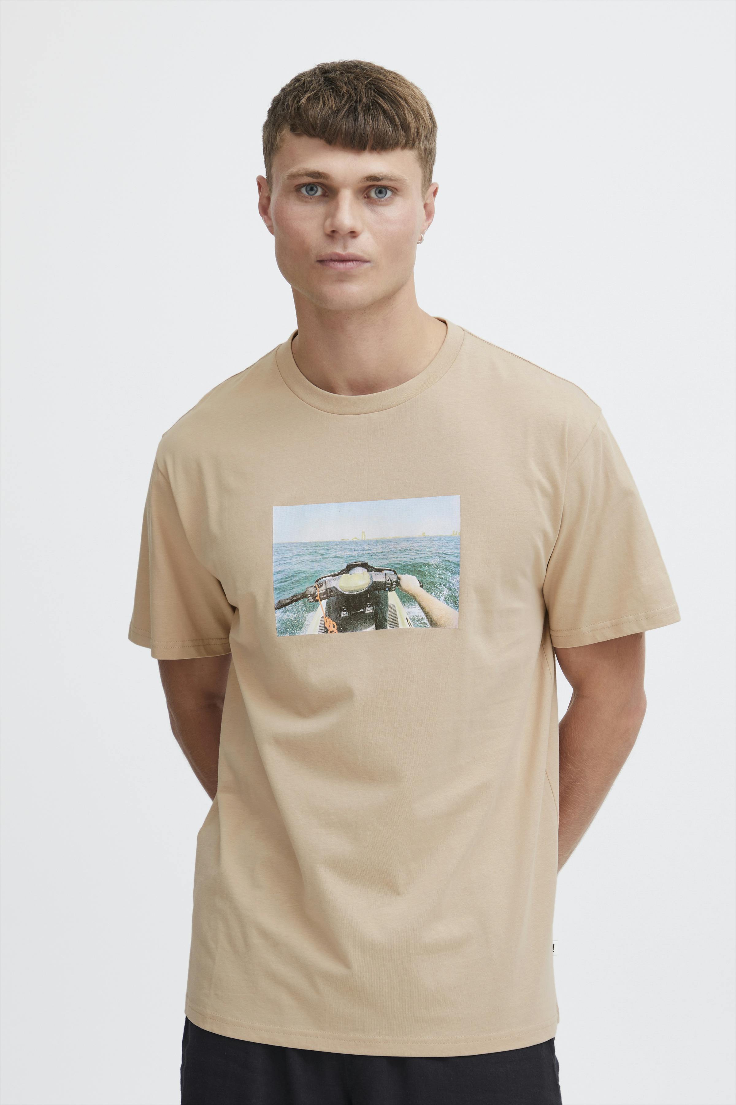 SDIshir T-shirt LOOKBOOK FRONT 21108237-151315