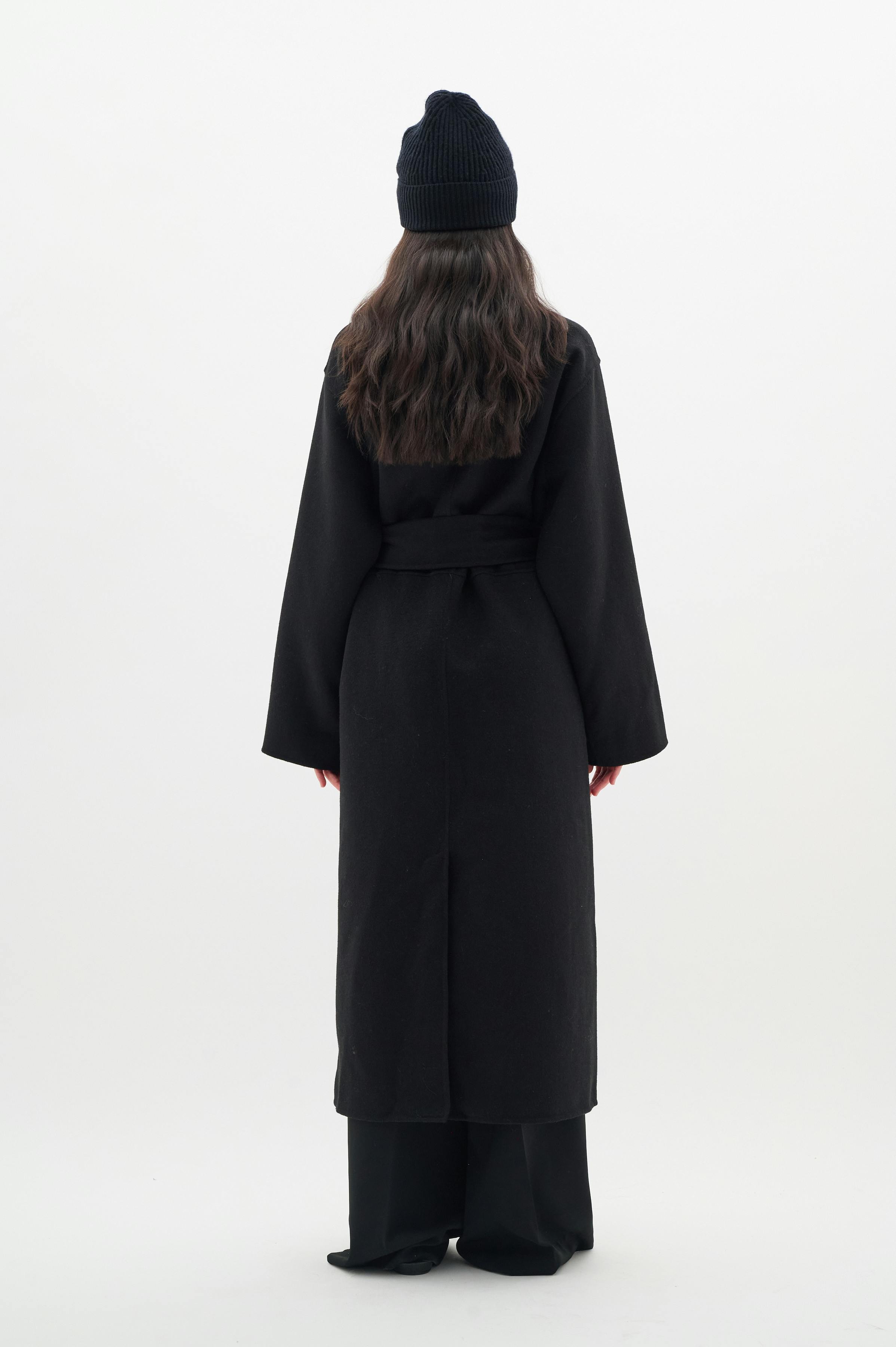 TillaIW Long Coat LOOKBOOK FRONT 30109488-194008