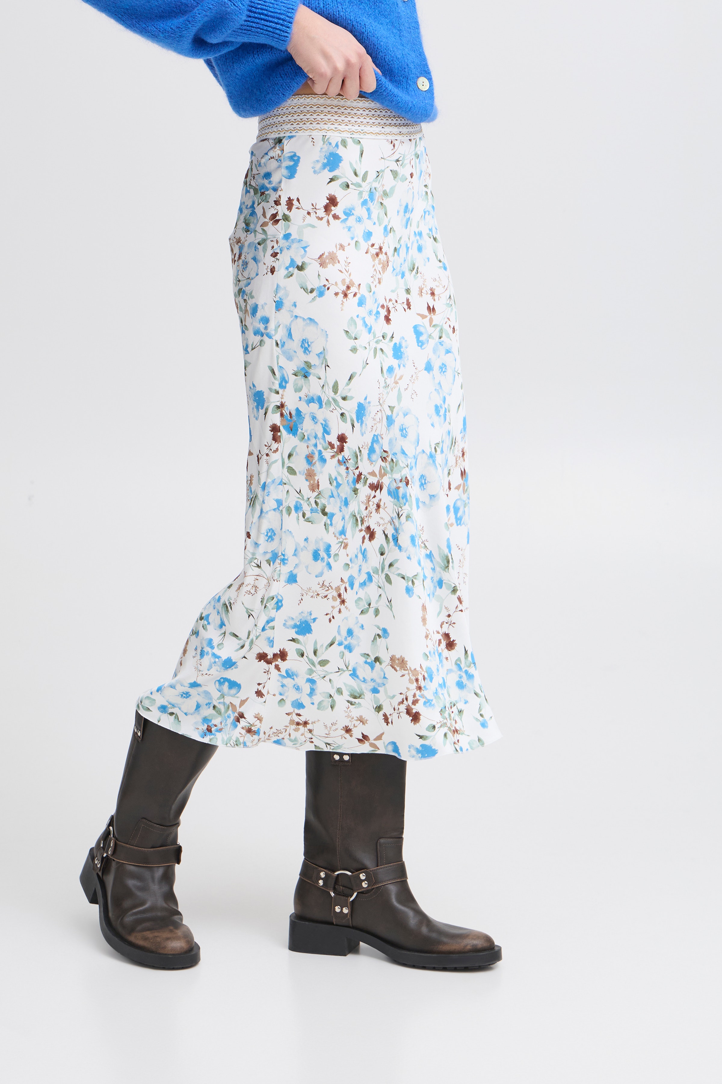 SBLEE Skjørt LOOKBOOK FRONT 22100893-174041
