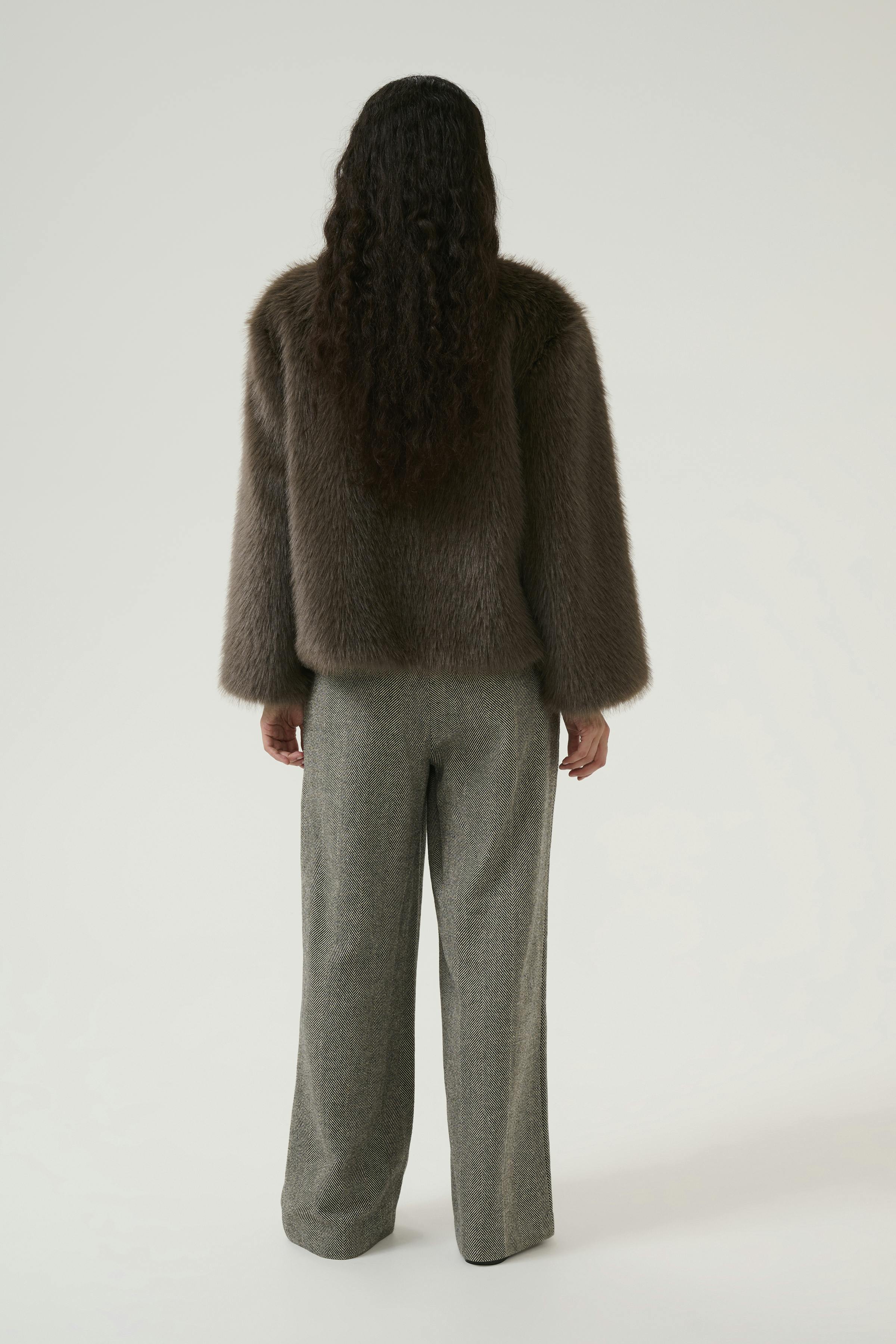 KBSerenity Faux Fur jas LOOKBOOK BACK 10105337-190809