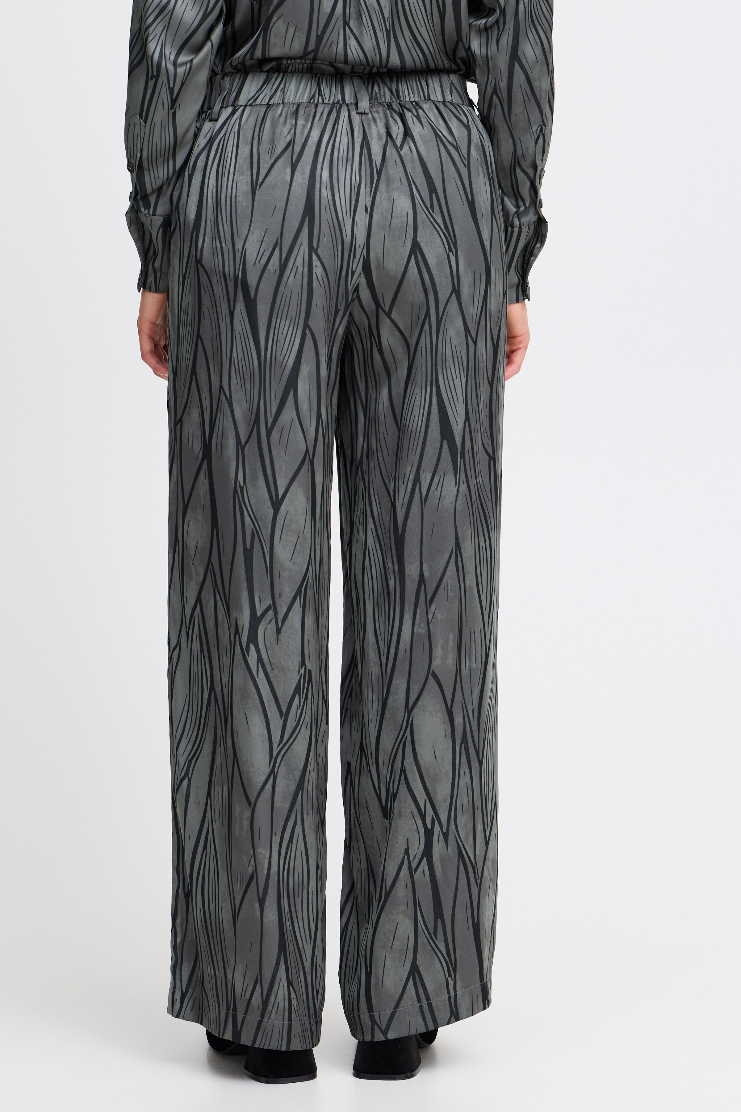 FRATELIER Trousers LOOKBOOK BACK 20614854-203838