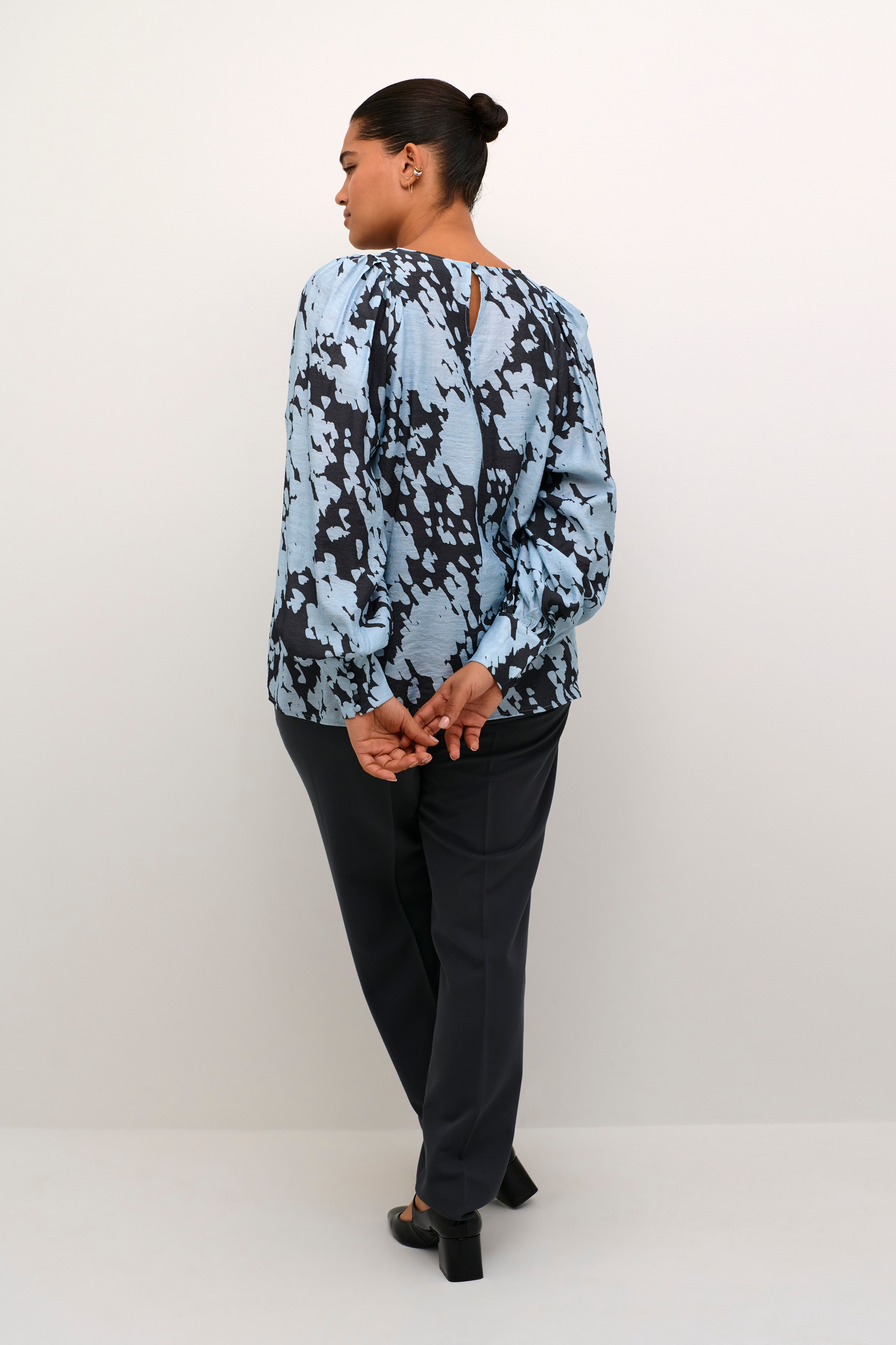 KCluma Blouse LOOKBOOK BACK 10582558-106291