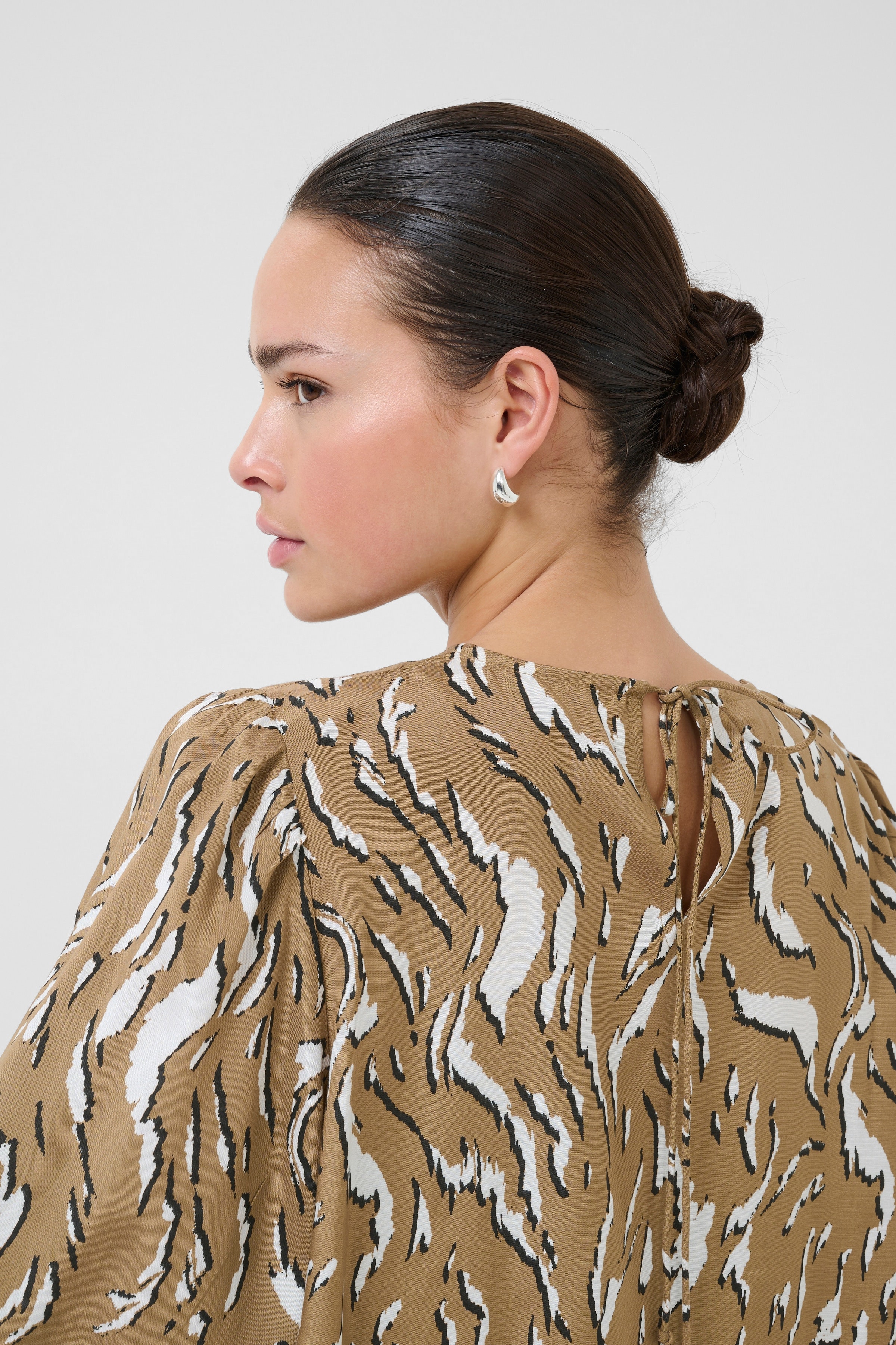 KAmille Bluse LOOKBOOK DETAIL 10510519-108184