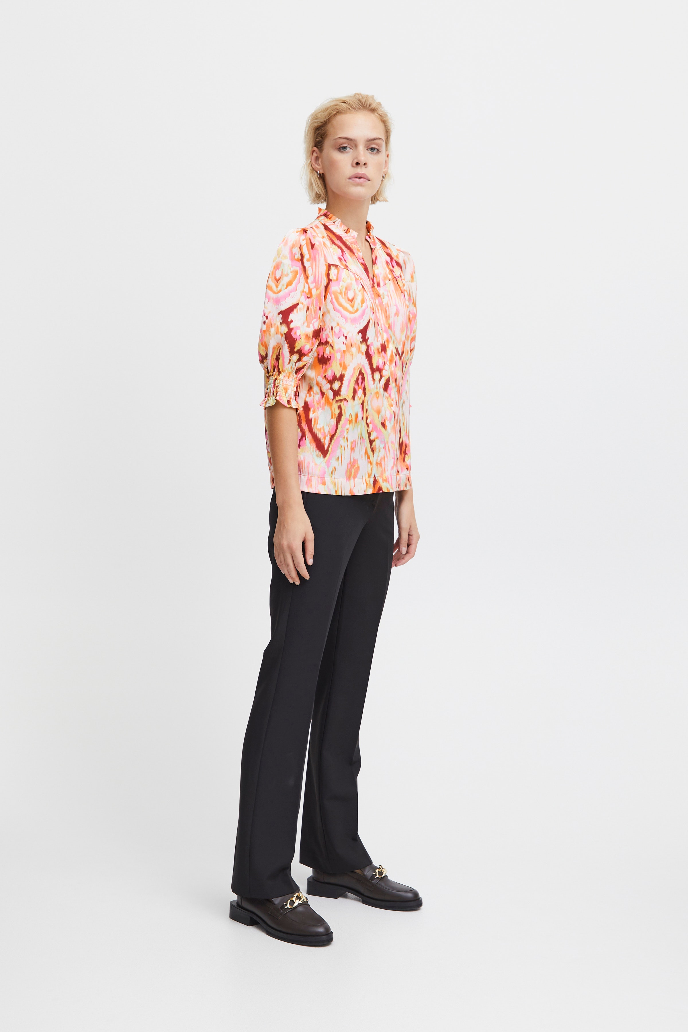 IXKORINA Bluse LOOKBOOK FRONT 20121218-203146