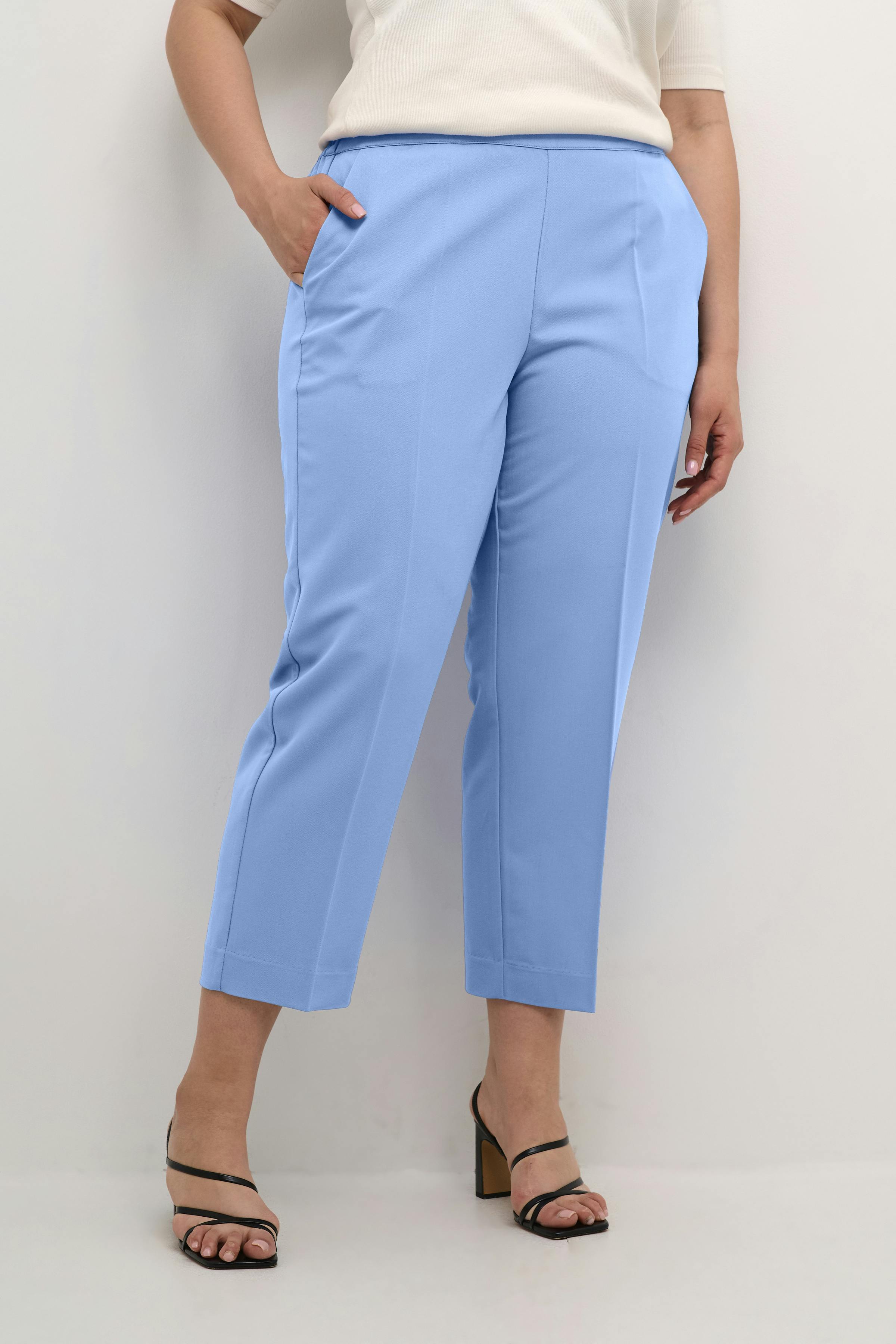 KCsakira Cropped Pantalon LOOKBOOK FRONT 10580650-183936