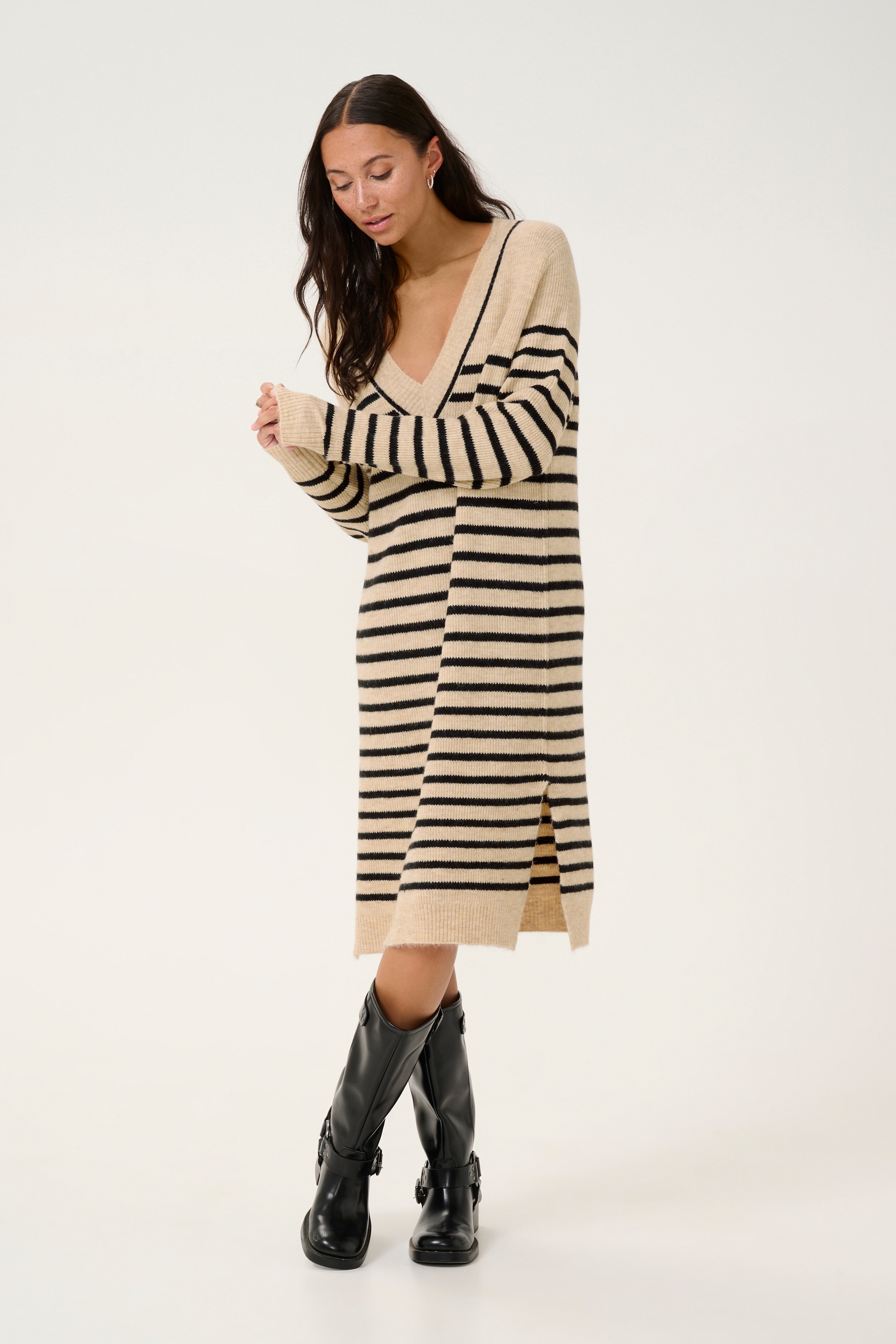 KAjuno Kjole LOOKBOOK FRONT 10509380-106760