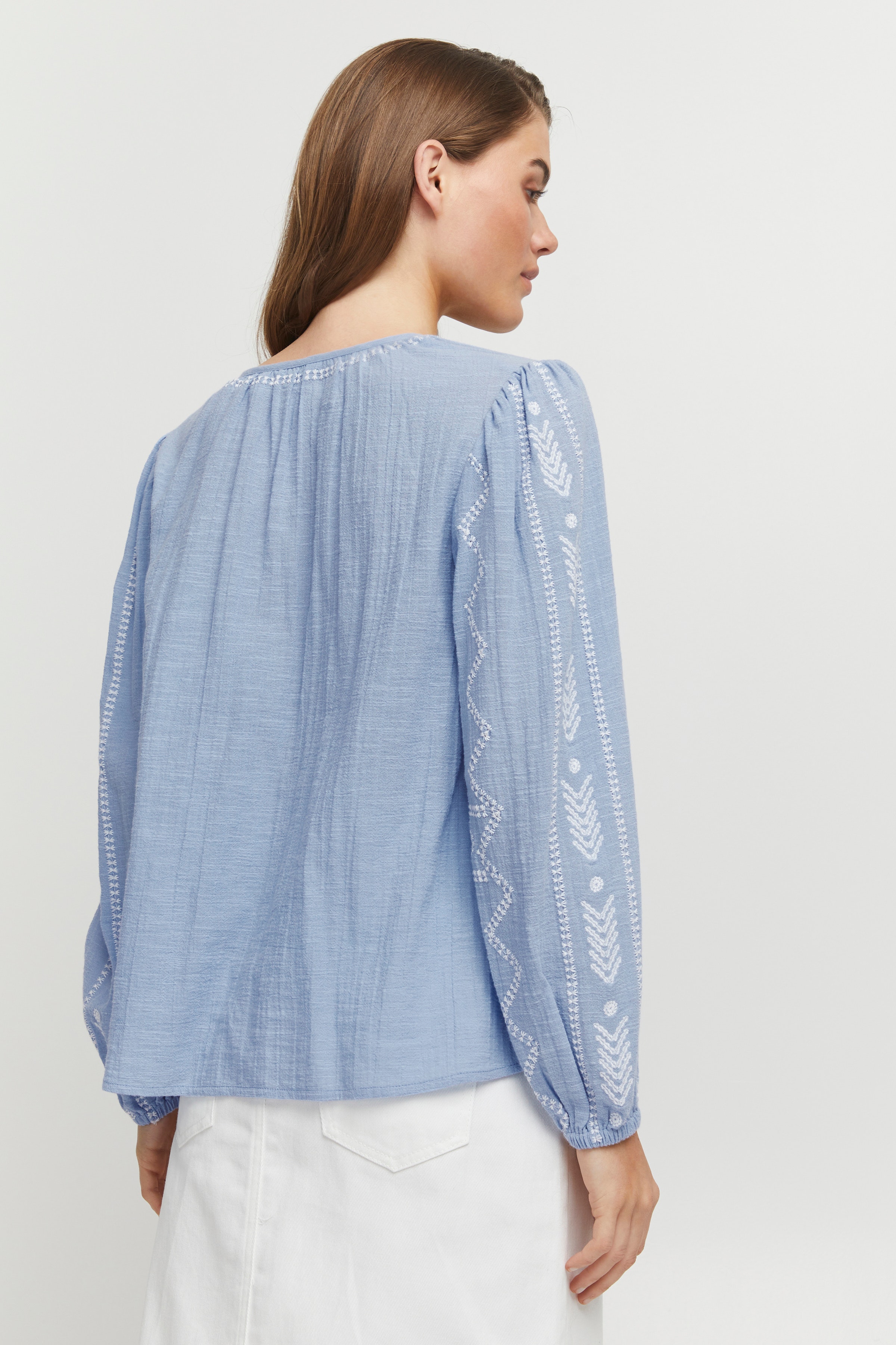 BYISELLA Bluse LOOKBOOK BACK 20811511-153932
