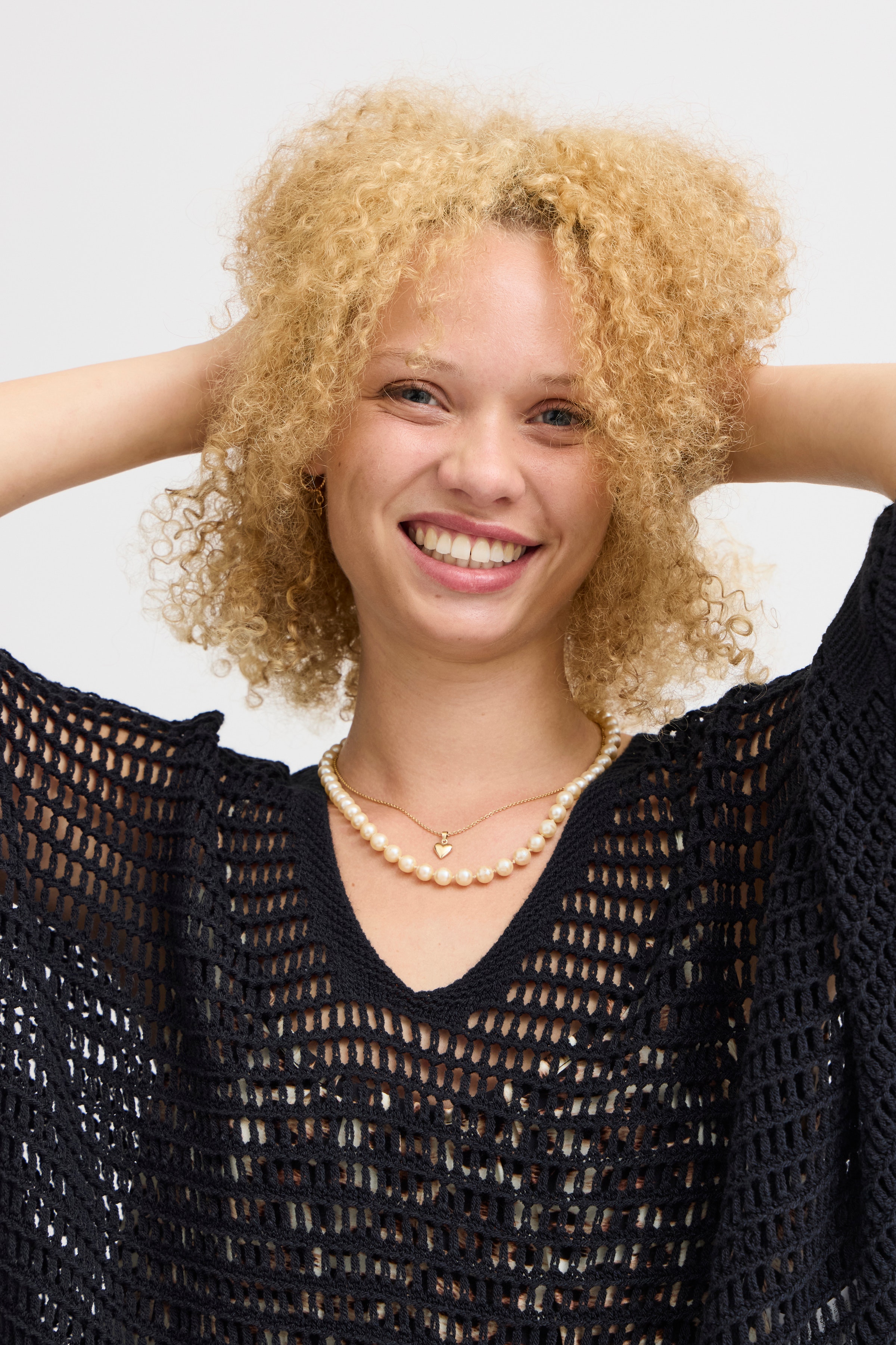 SBANDORRA Bluse LOOKBOOK DETAIL 22100628-190303