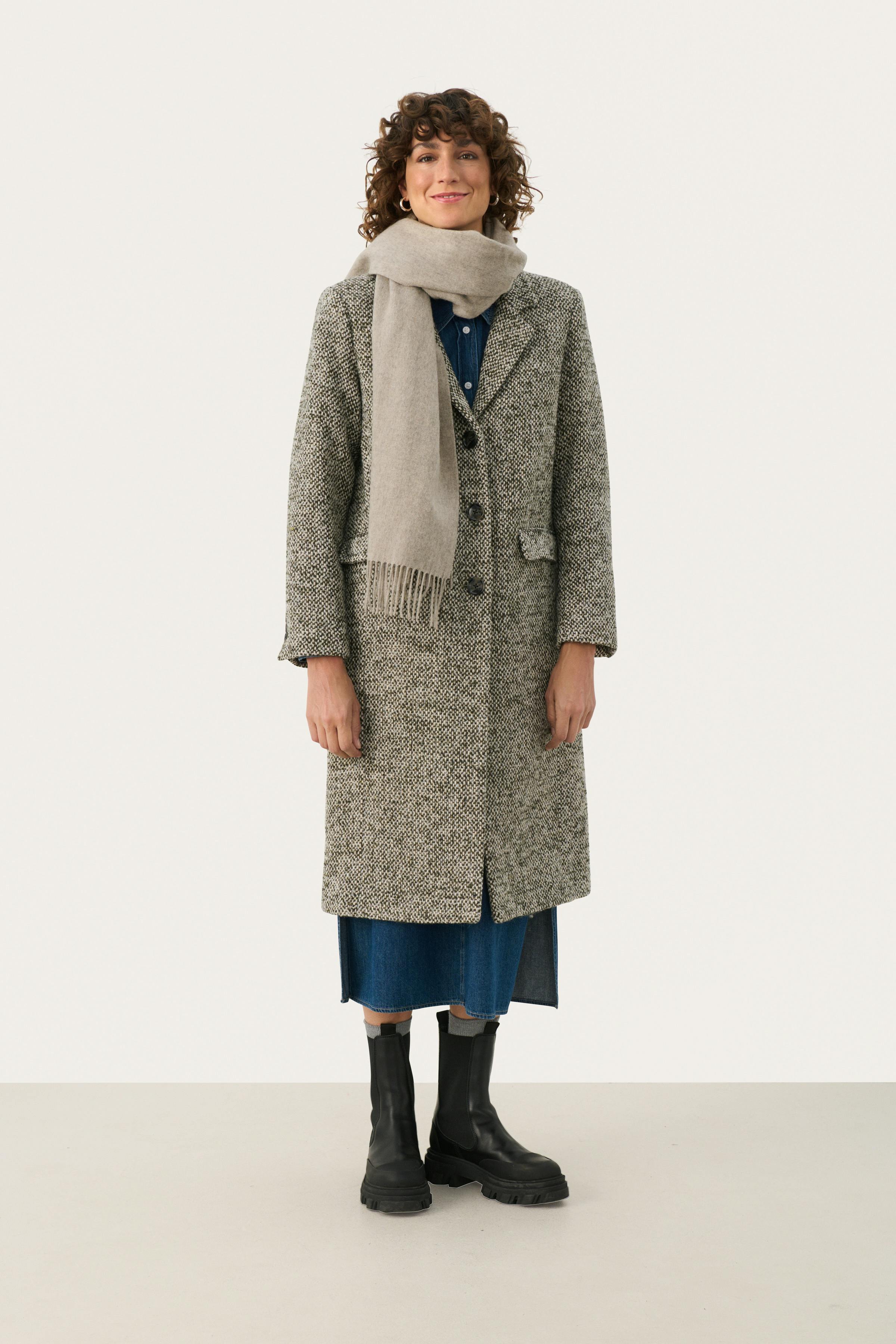 LillyannePW Coat LOOKBOOK BACK 30308836-303111