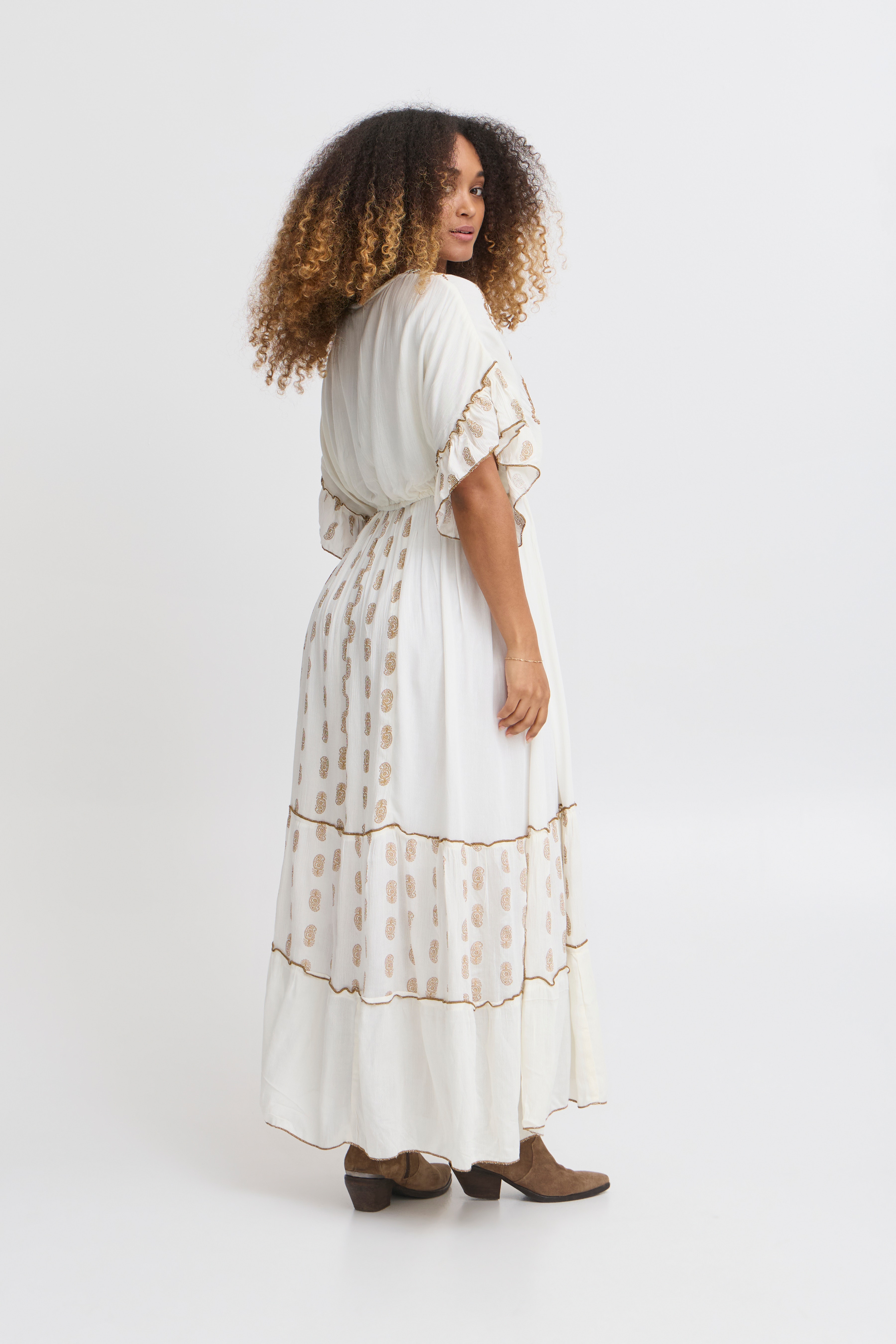 SBNIURA Kjole LOOKBOOK BACK 22100949-110105