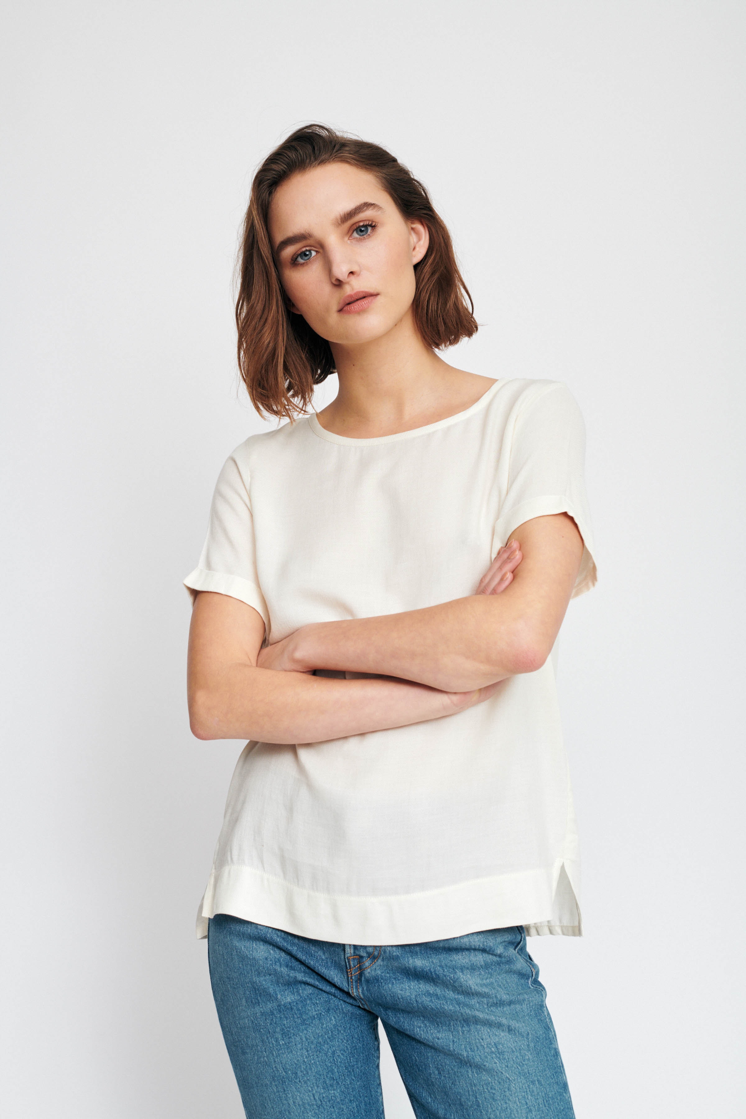 Blake Blouse LOOKBOOK FRONT 30103947-10051