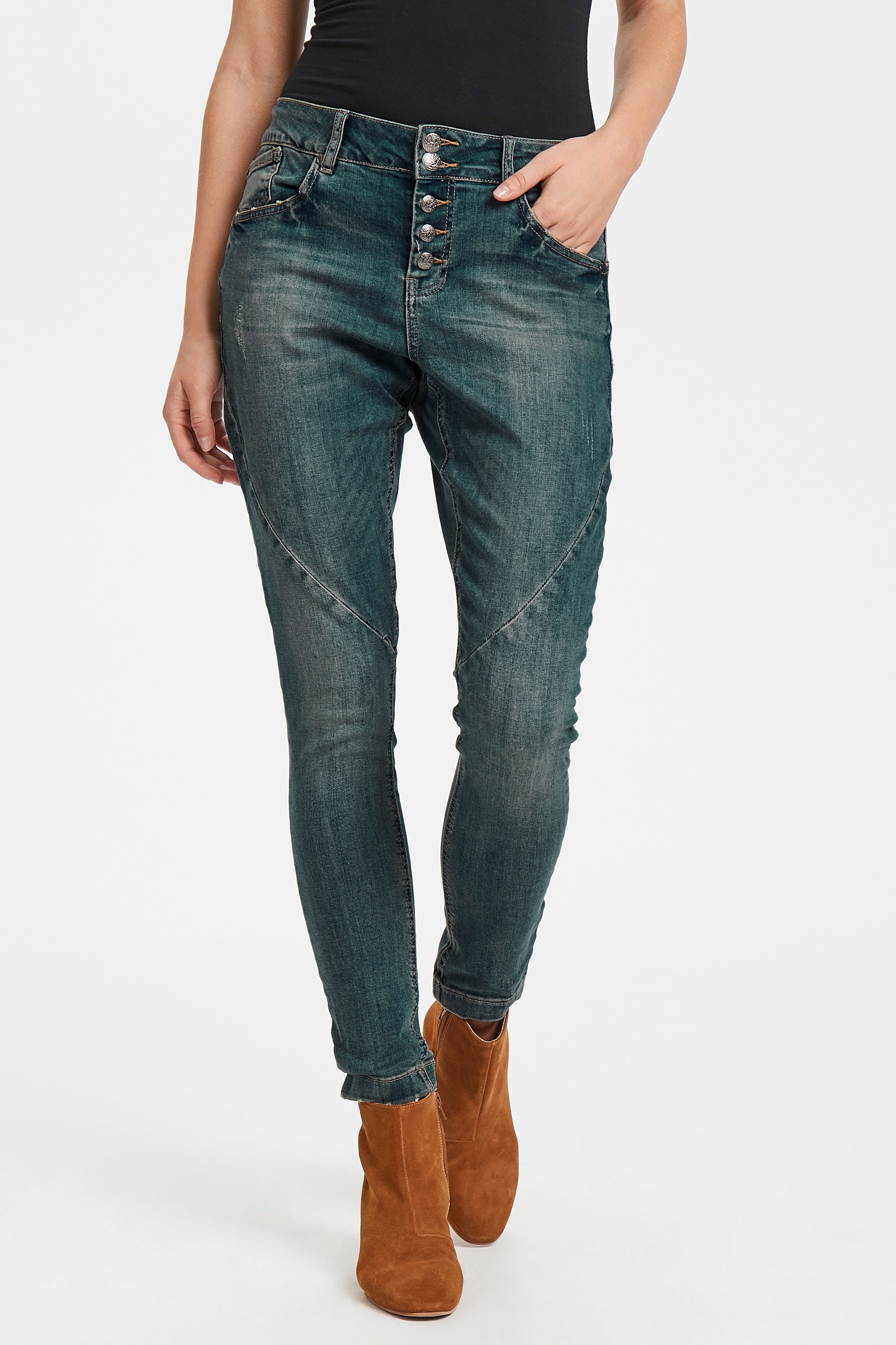 Vera Jeans LOOKBOOK FRONT 40100962-4004516