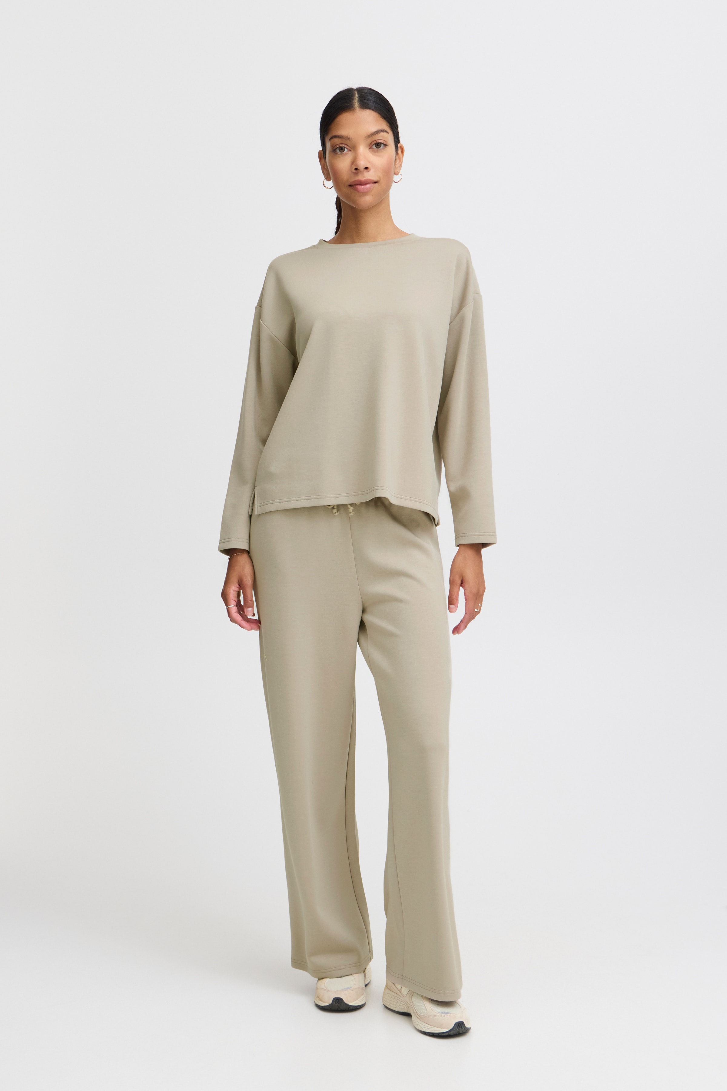BYPUSTI Sweatshirt LOOKBOOK FRONT 20815707-161305