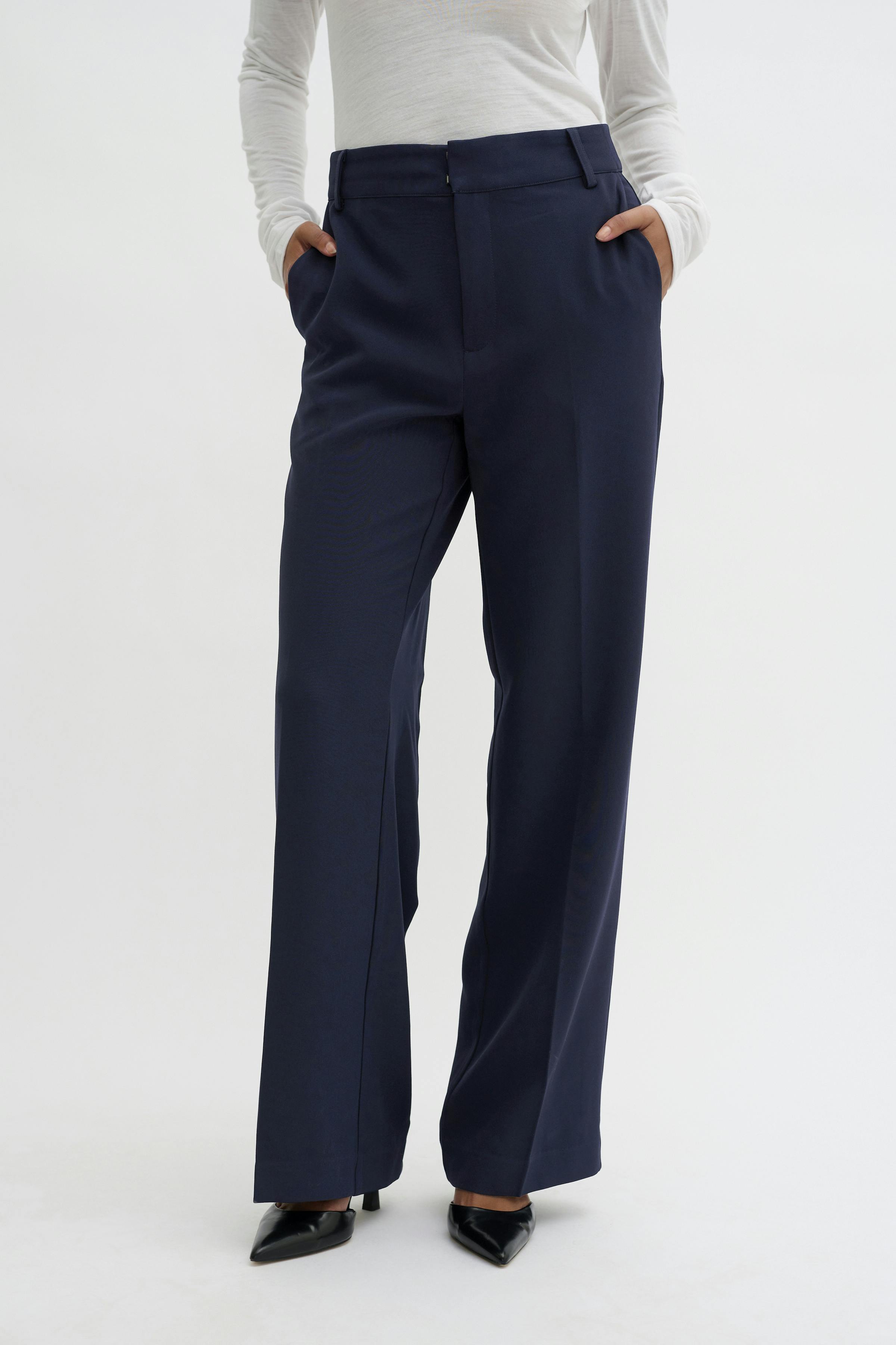 29 THE TAILORED PANT LOOKBOOK FRONT 10703972-193812