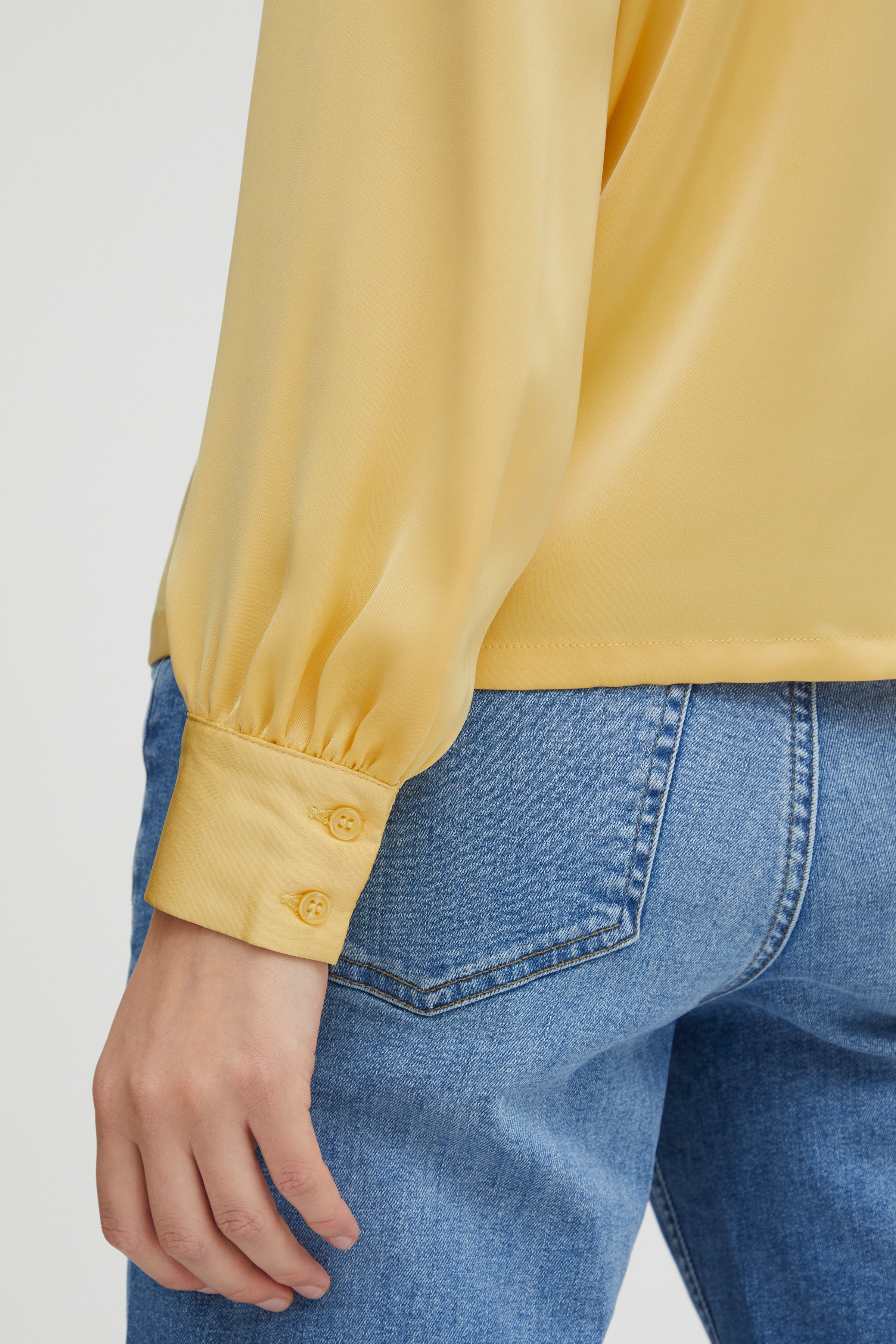 IHVITELLA Skjorte LOOKBOOK DETAIL 20118135-140935