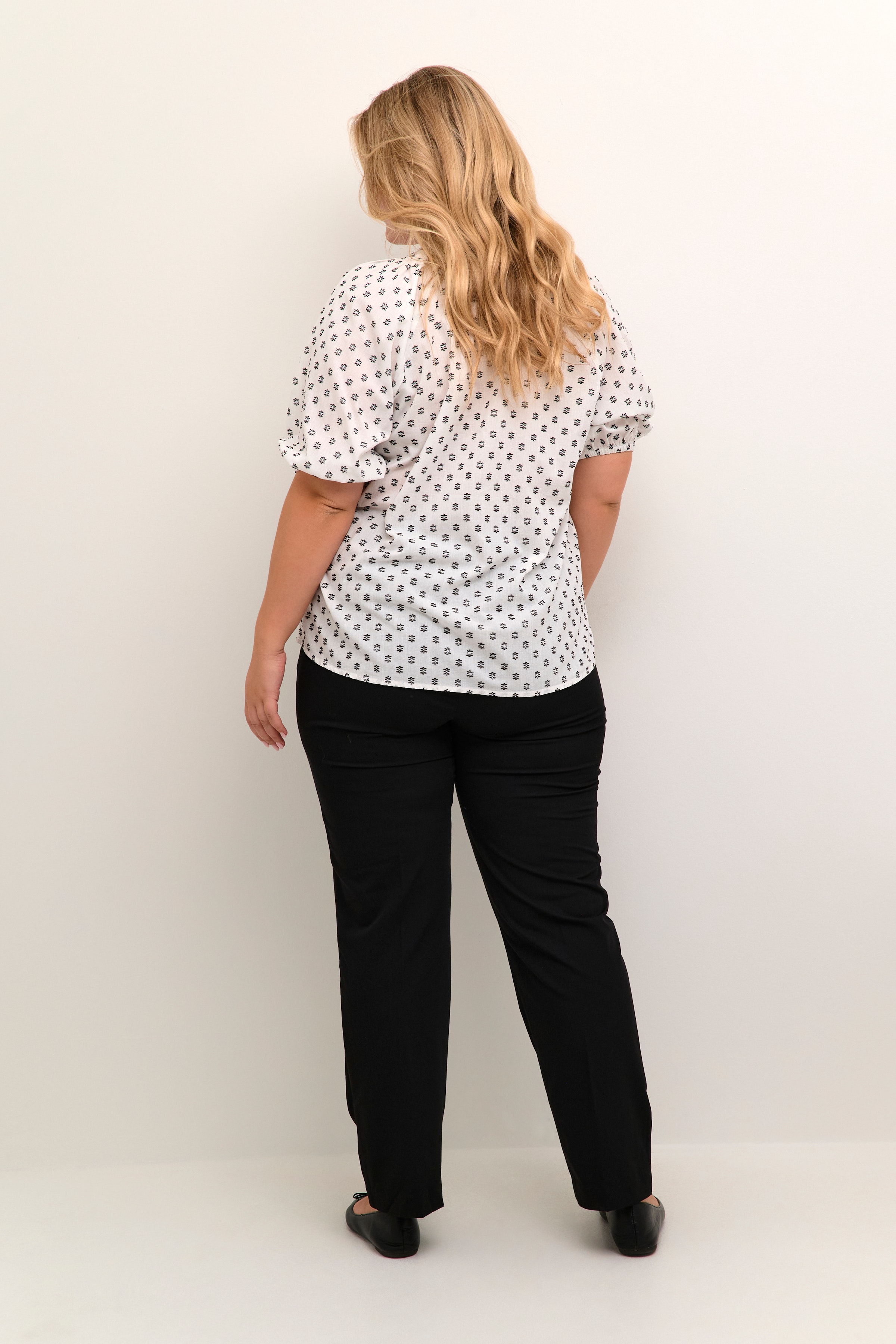 KClanni Blouse LOOKBOOK BACK 10582140-105480