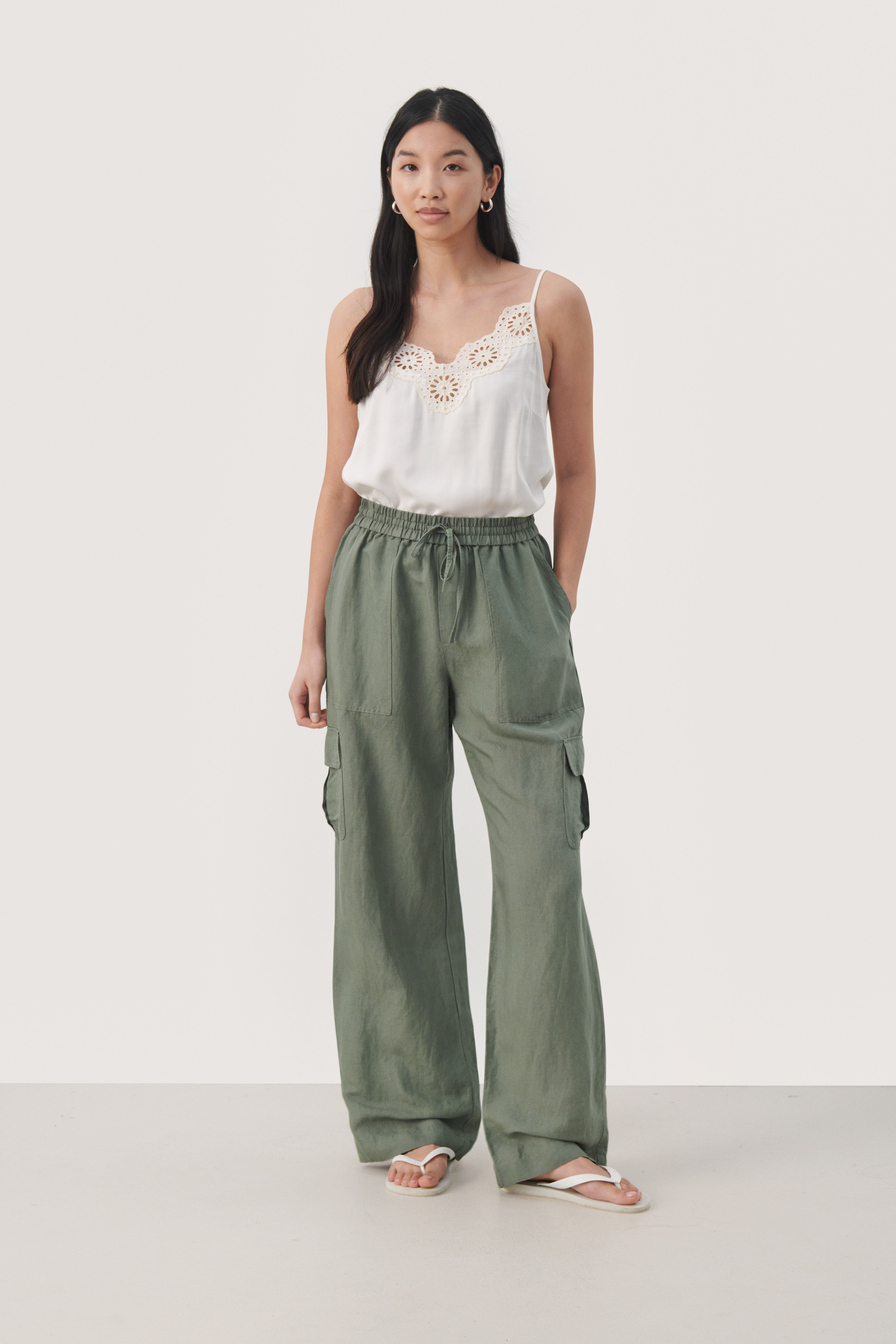 GraziaPW Cargo trousers LOOKBOOK FRONT 30308676-185806