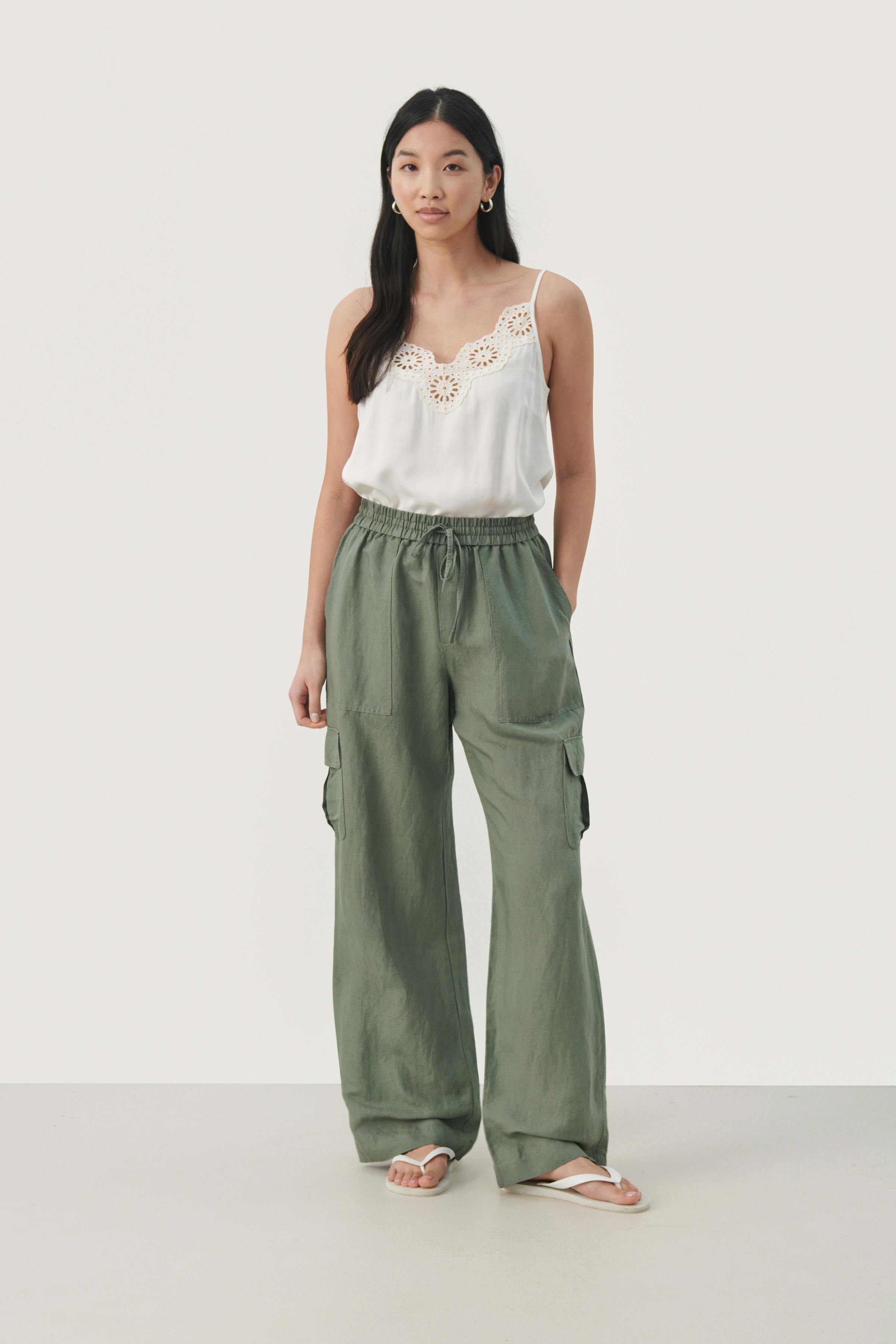 GraziaPW Cargo trousers LOOKBOOK FRONT 30308676-185806