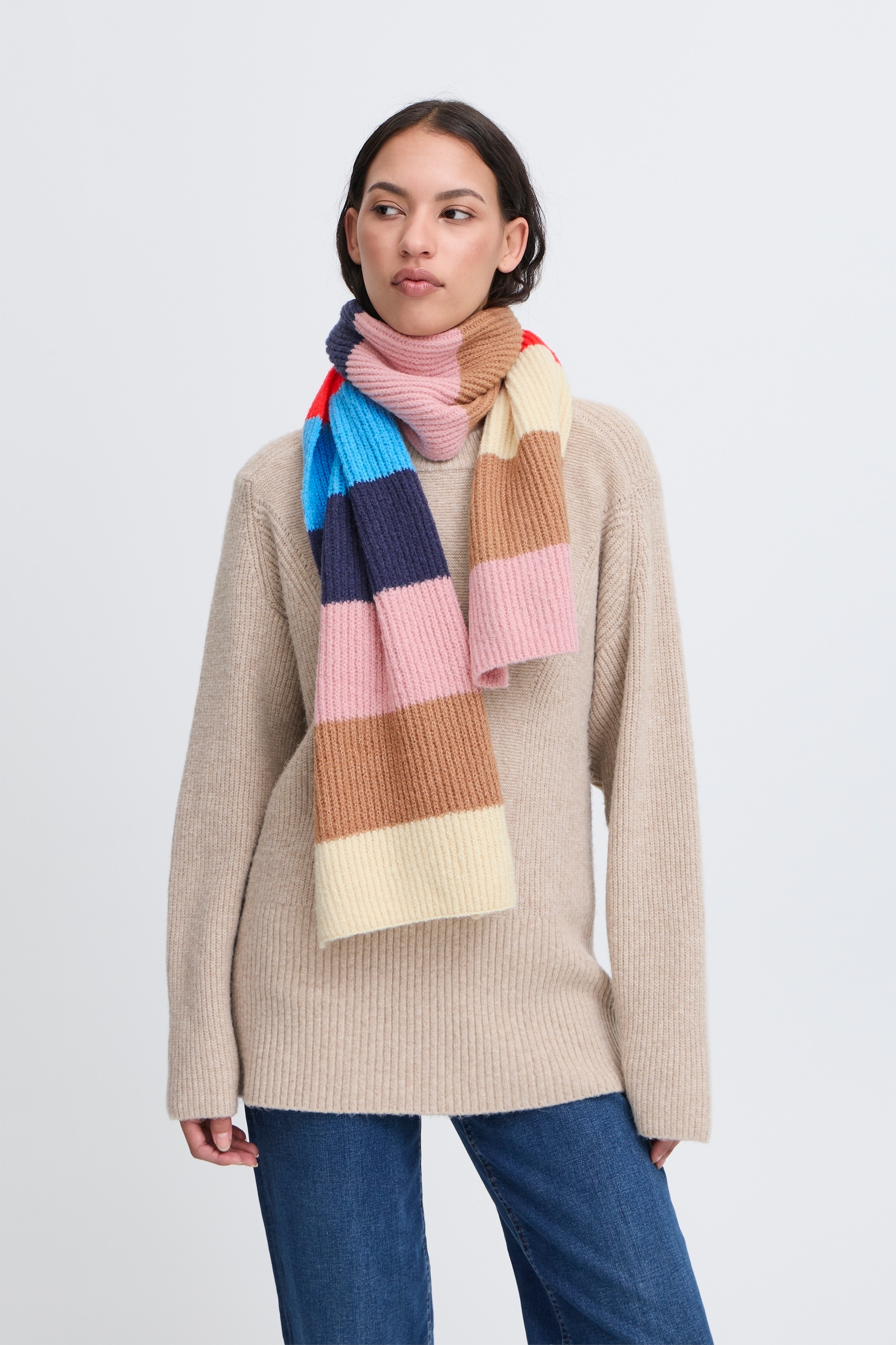 IAMATIKI Scarf LOOKBOOK FRONT 20121702-154225