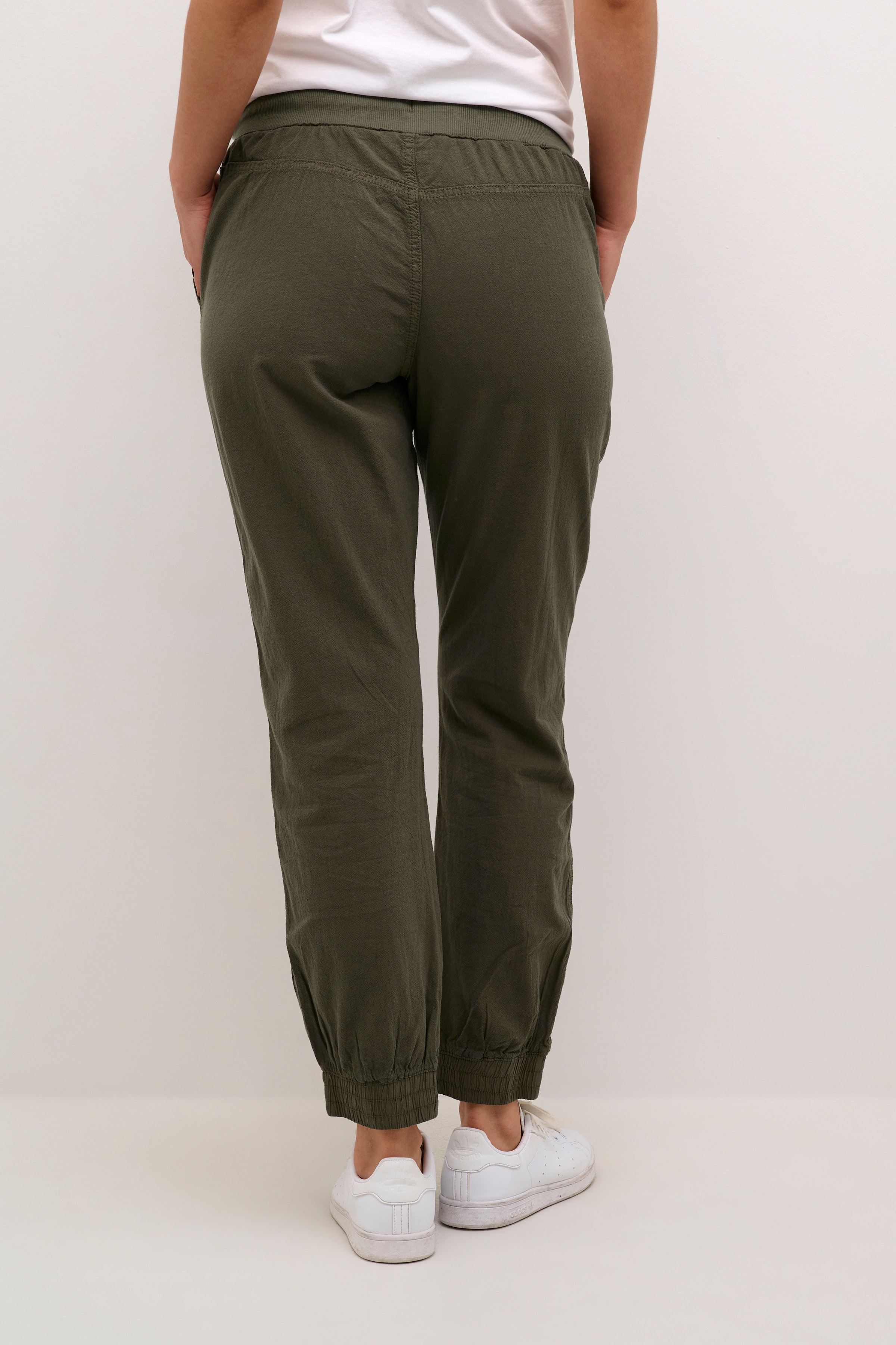 KAnaya Bukser LOOKBOOK BACK 10505397-190511