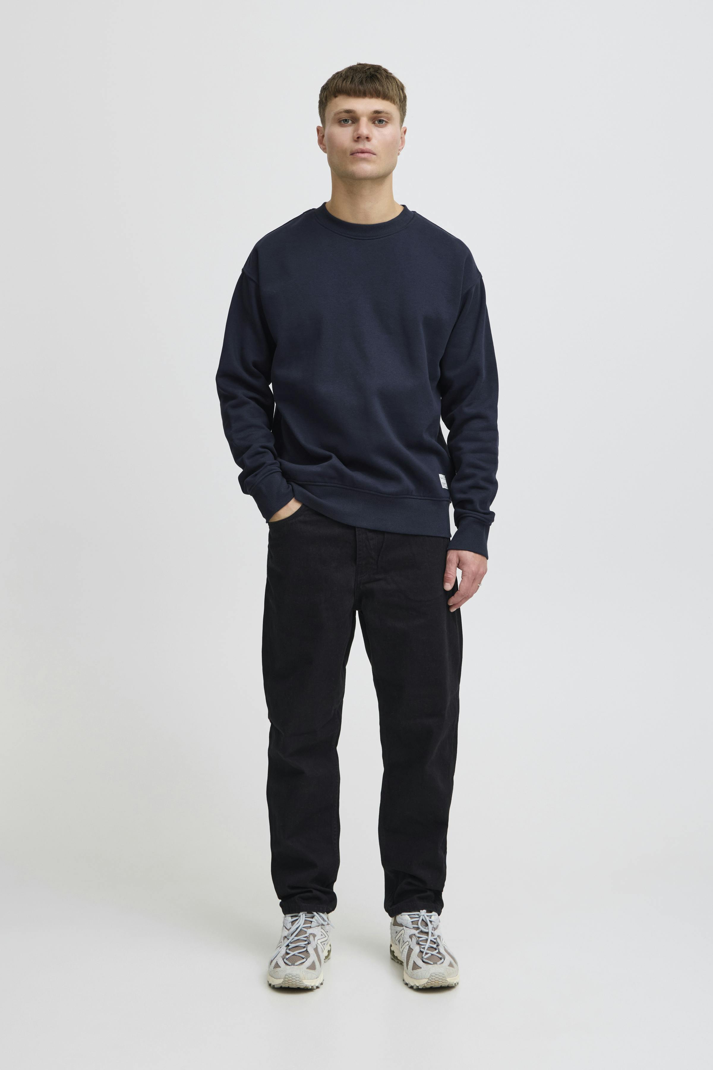 SDLENZ Sweatshirt LOOKBOOK FRONT 21107419-194010