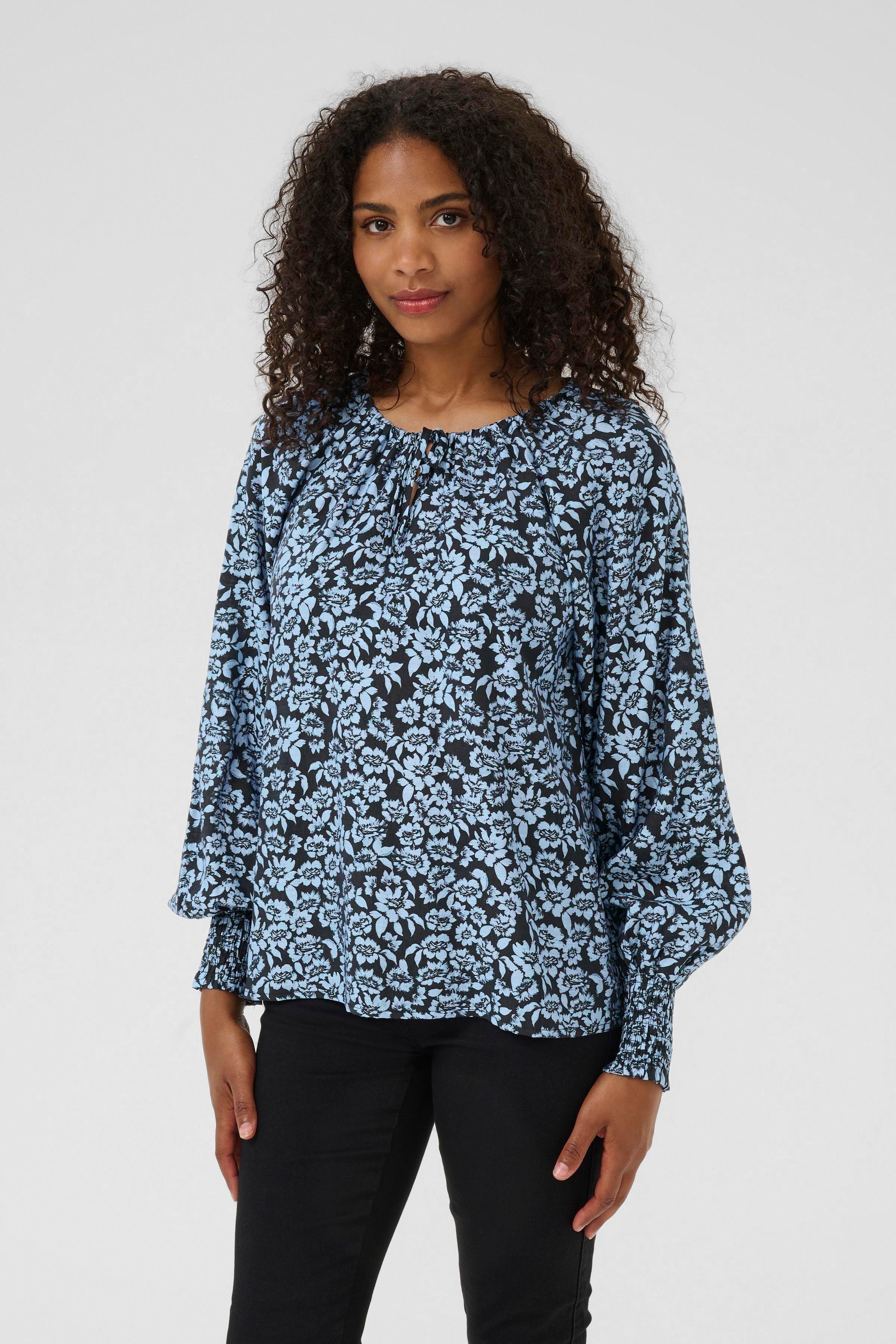 KAamanda Bluse LOOKBOOK FRONT 10510330-107720